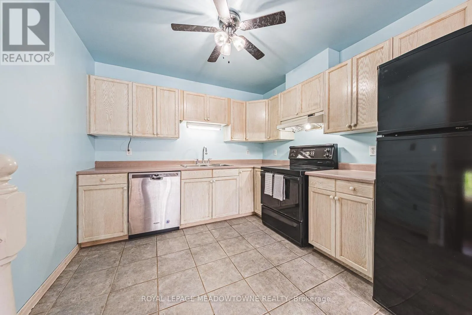 116 DYER COURT