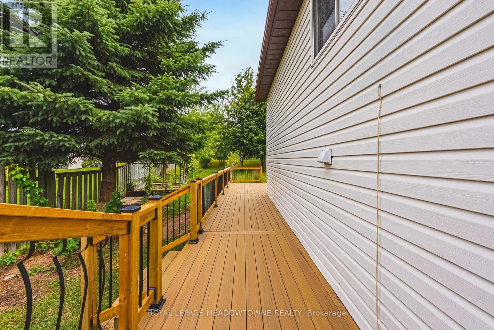 116 DYER COURT