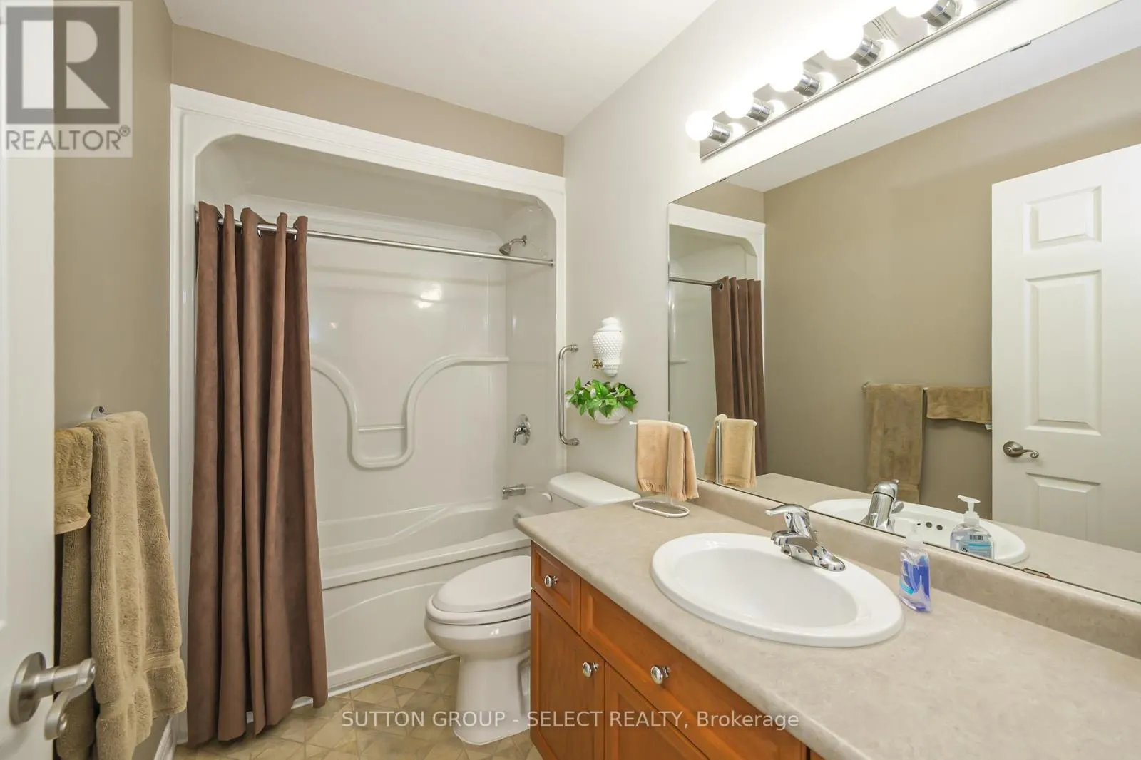 2462 ASIMA DRIVE