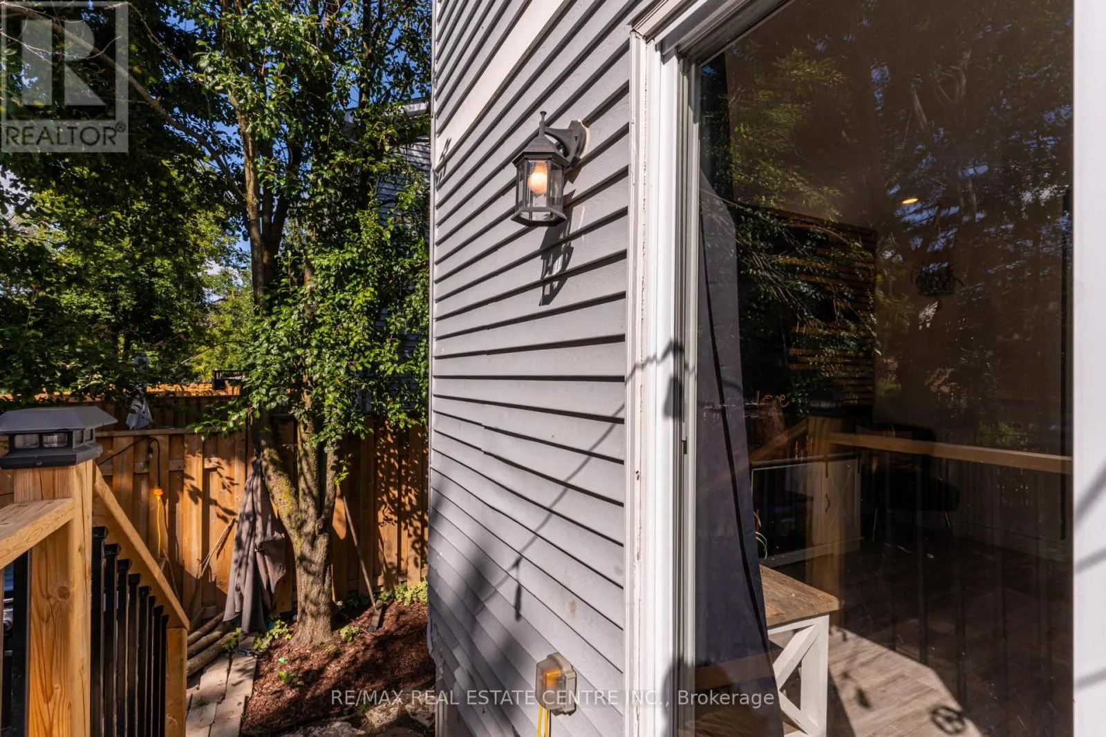 521 PINEVIEW GARDENS