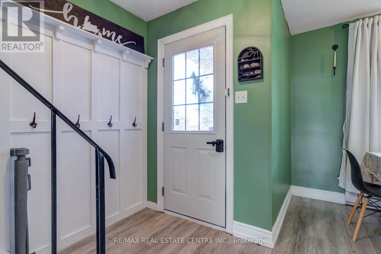 521 PINEVIEW GARDENS