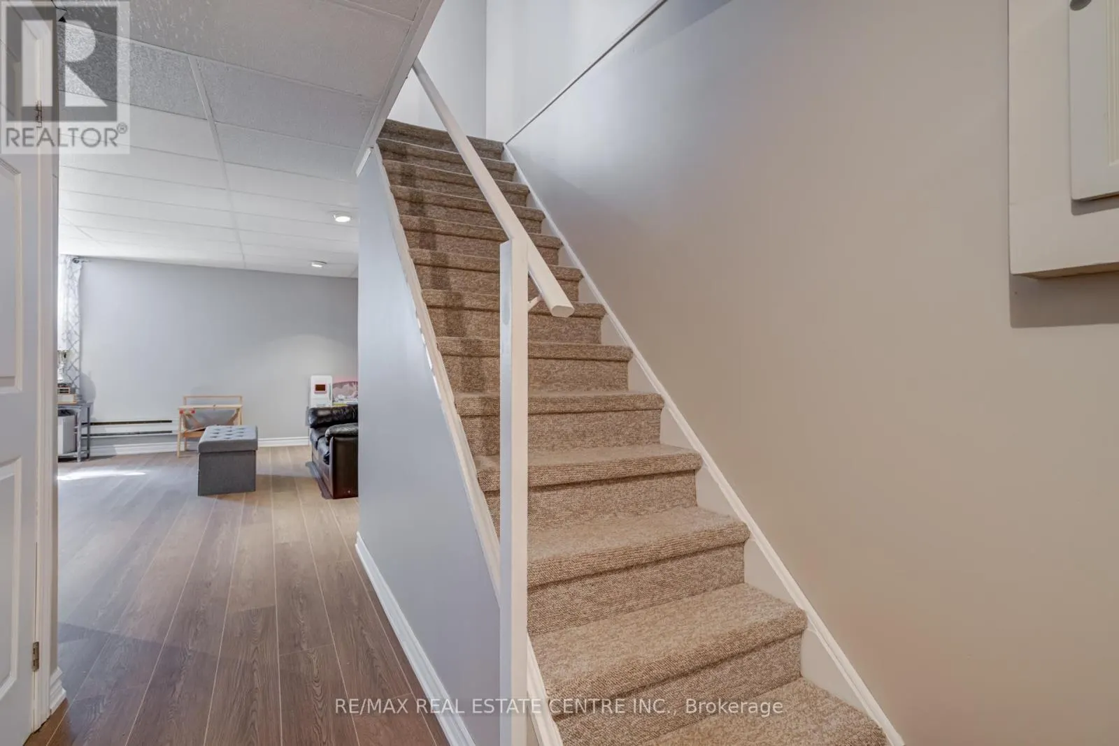 521 PINEVIEW GARDENS