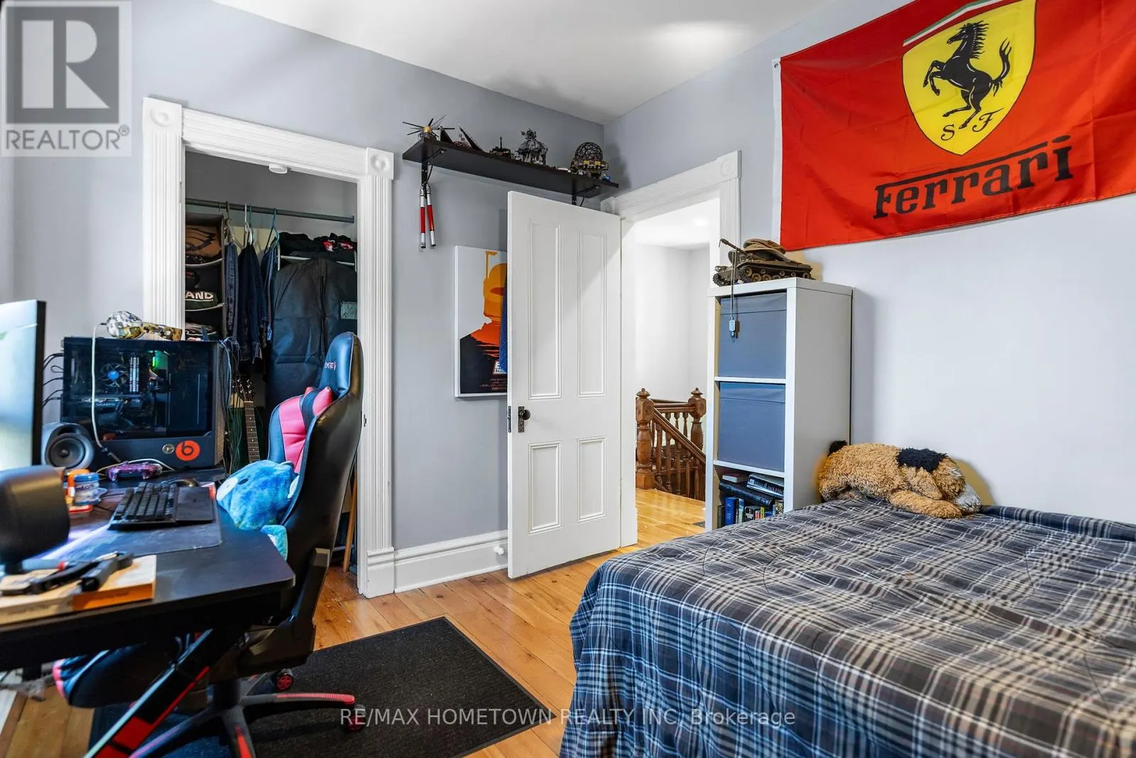 198 JAMES STREET W
