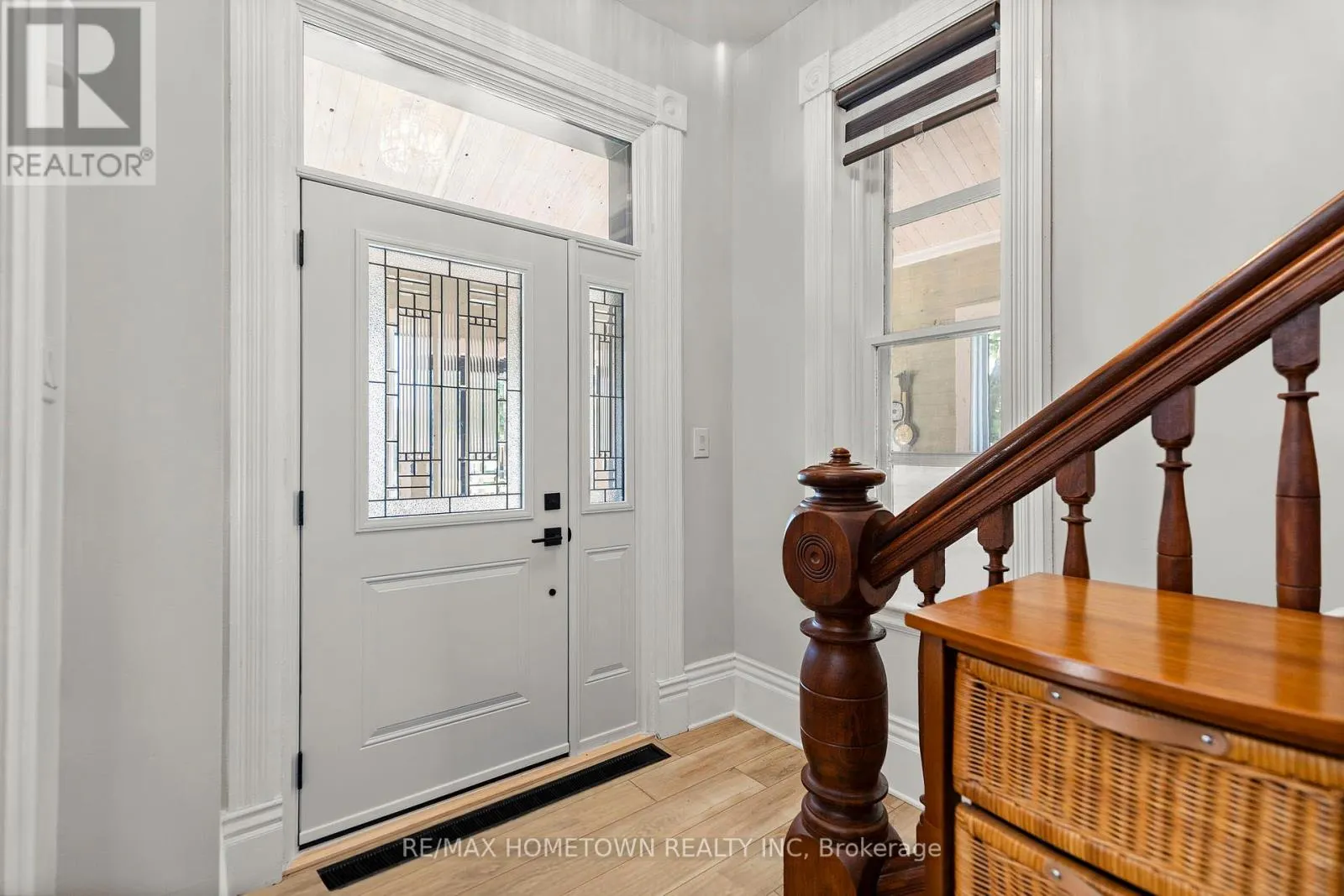 198 JAMES STREET W