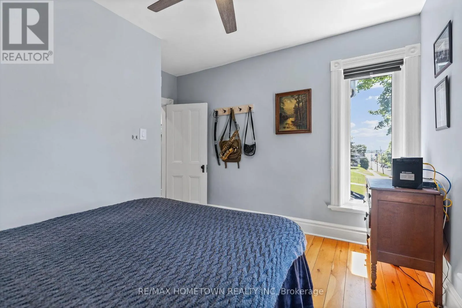 198 JAMES STREET W