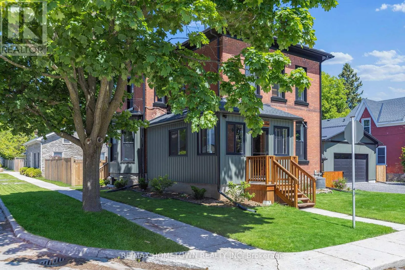 198 JAMES STREET W