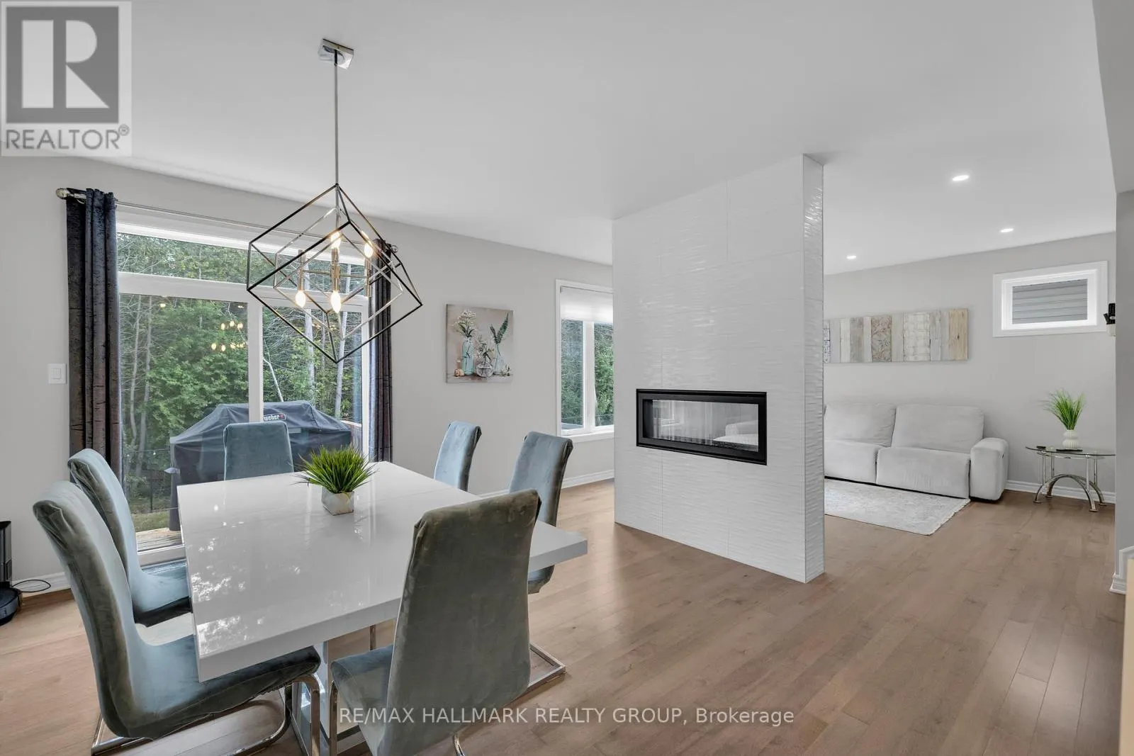 215 BLACKHORSE DRIVE