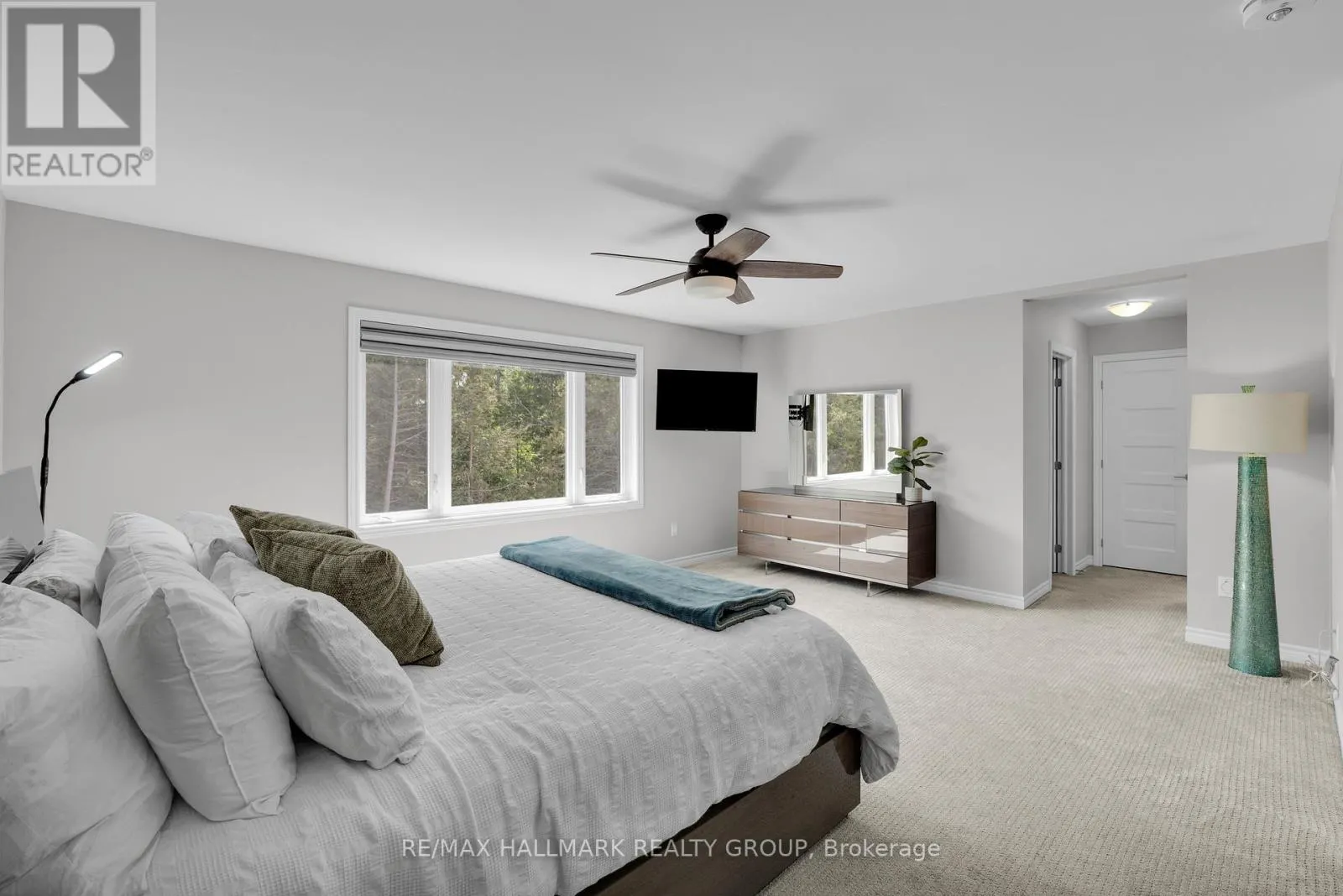 215 BLACKHORSE DRIVE