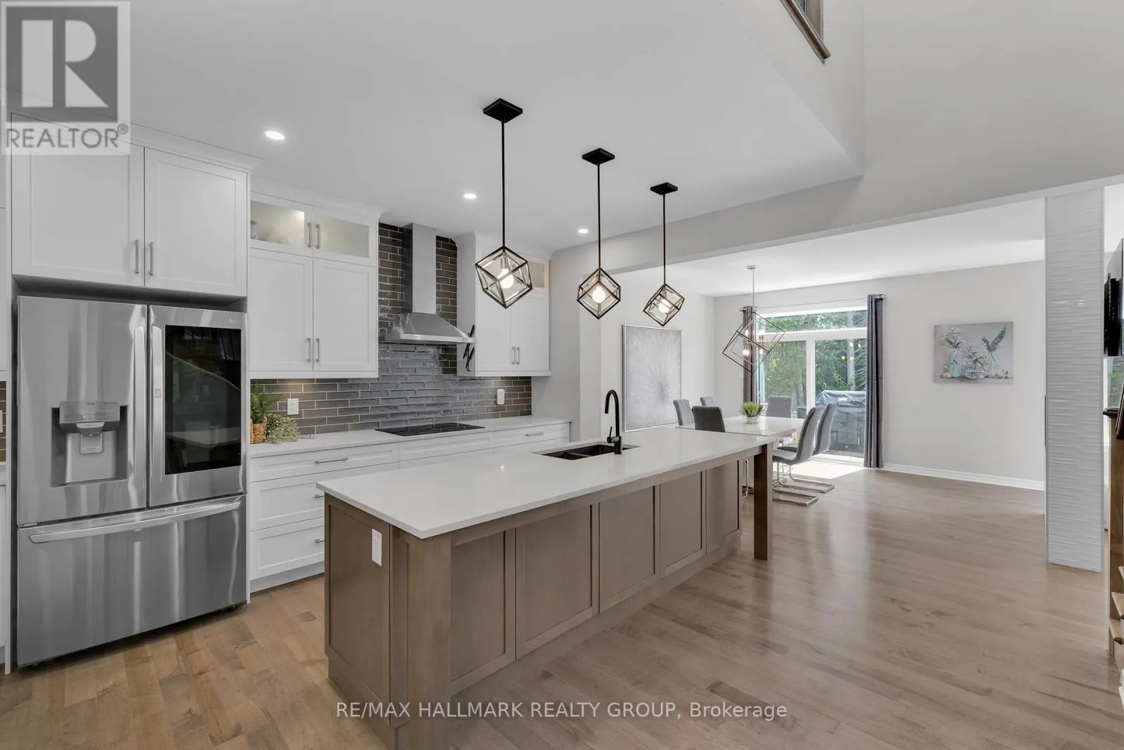 215 BLACKHORSE DRIVE