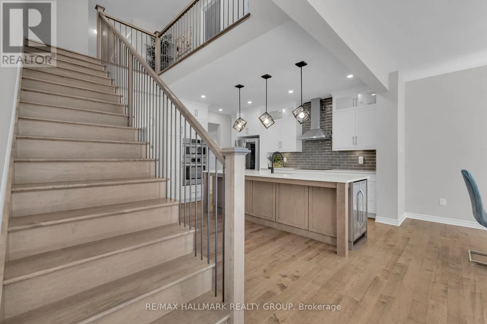 215 BLACKHORSE DRIVE