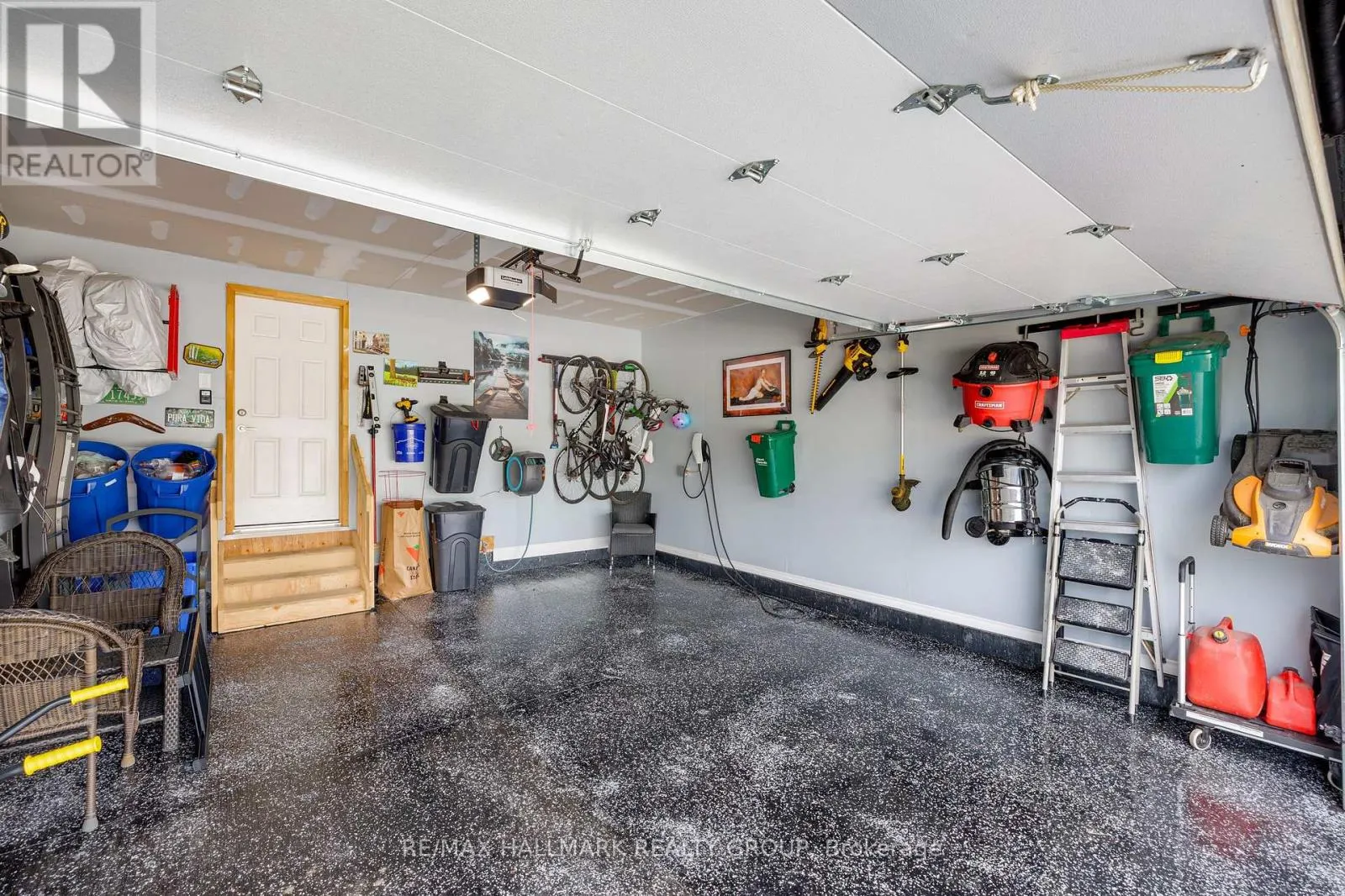215 BLACKHORSE DRIVE
