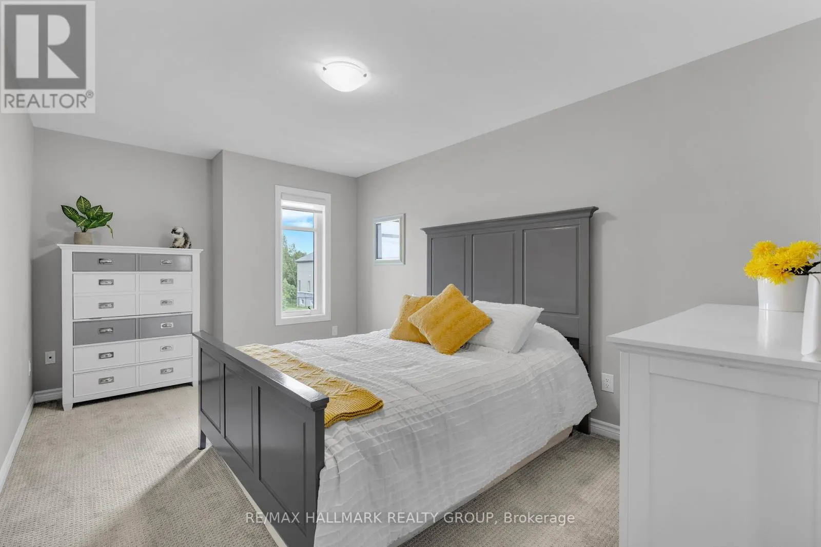 215 BLACKHORSE DRIVE