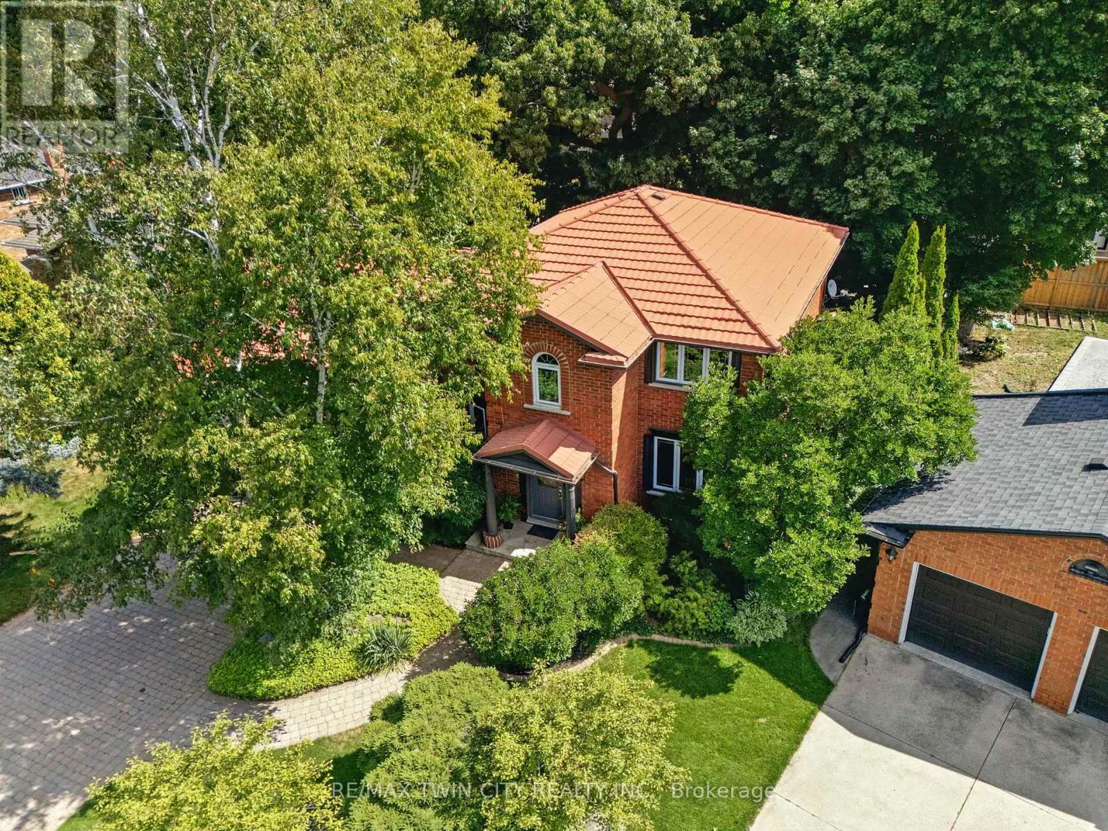 91 ABBEY CLOSE