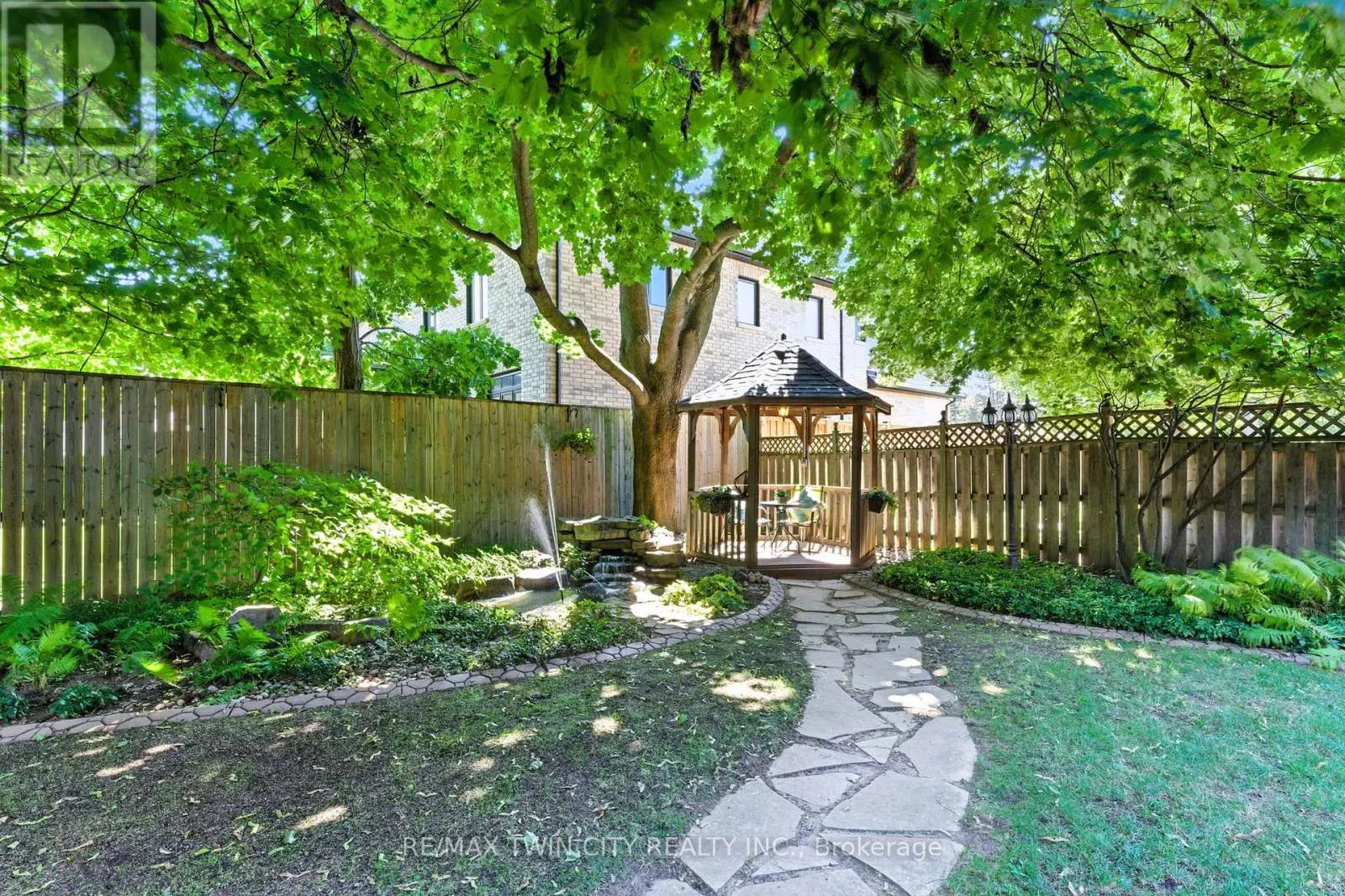 91 ABBEY CLOSE