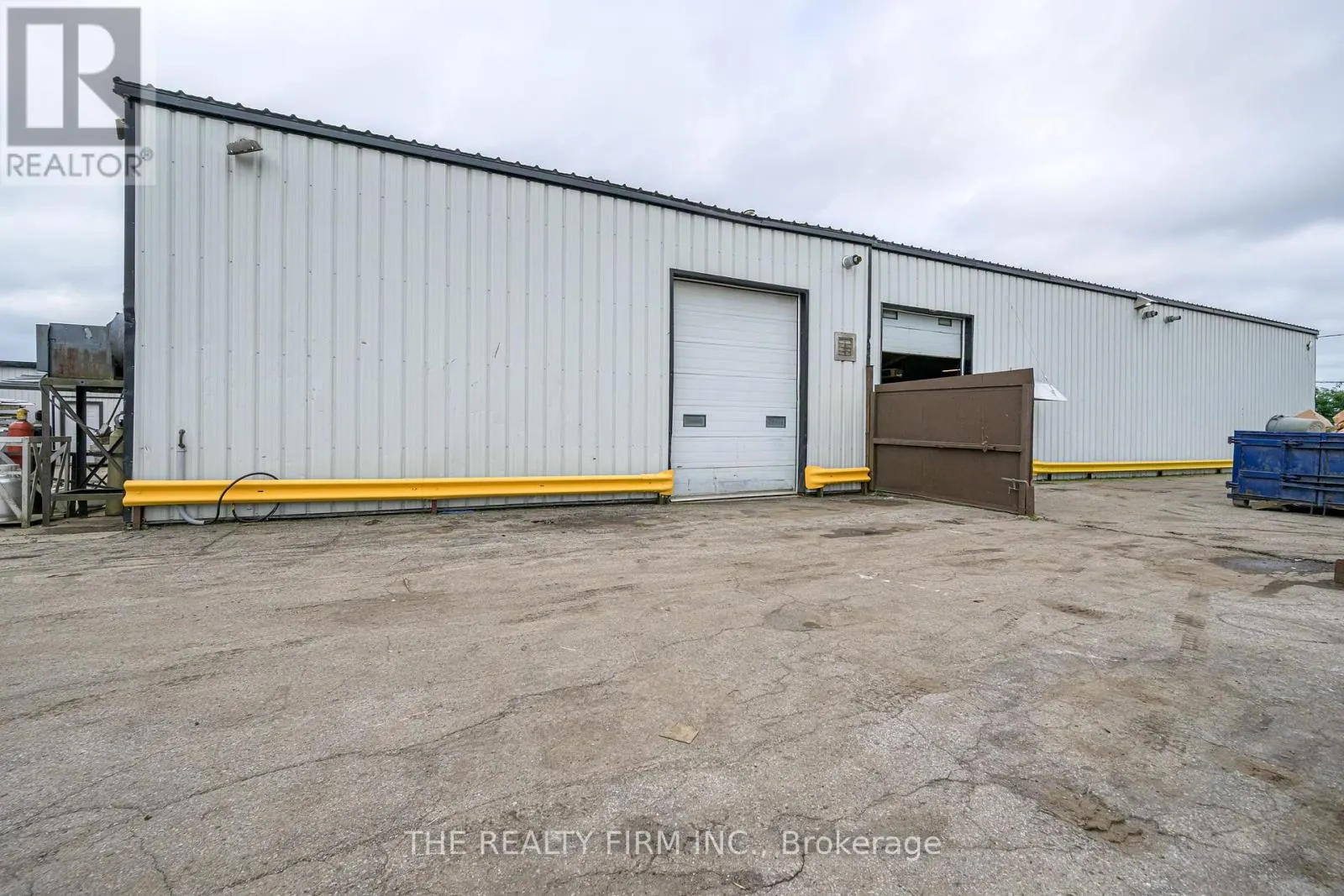 9 BARRIE BOULEVARD