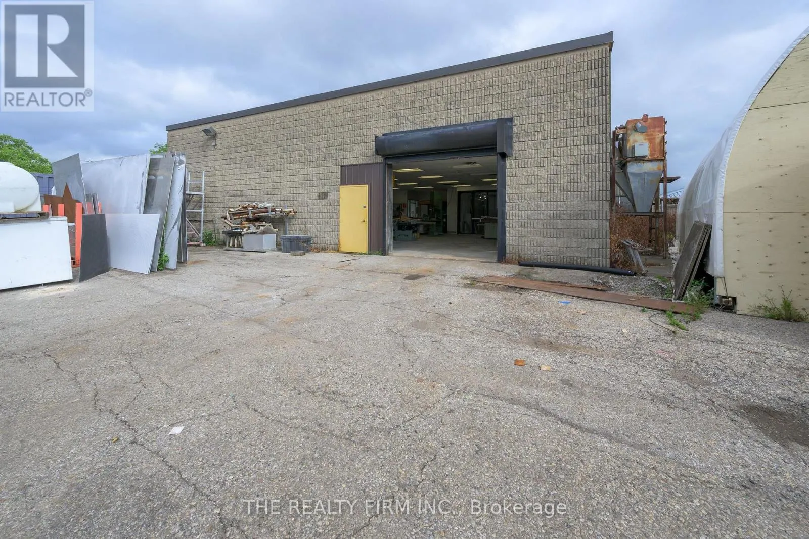 11 BARRIE BOULEVARD