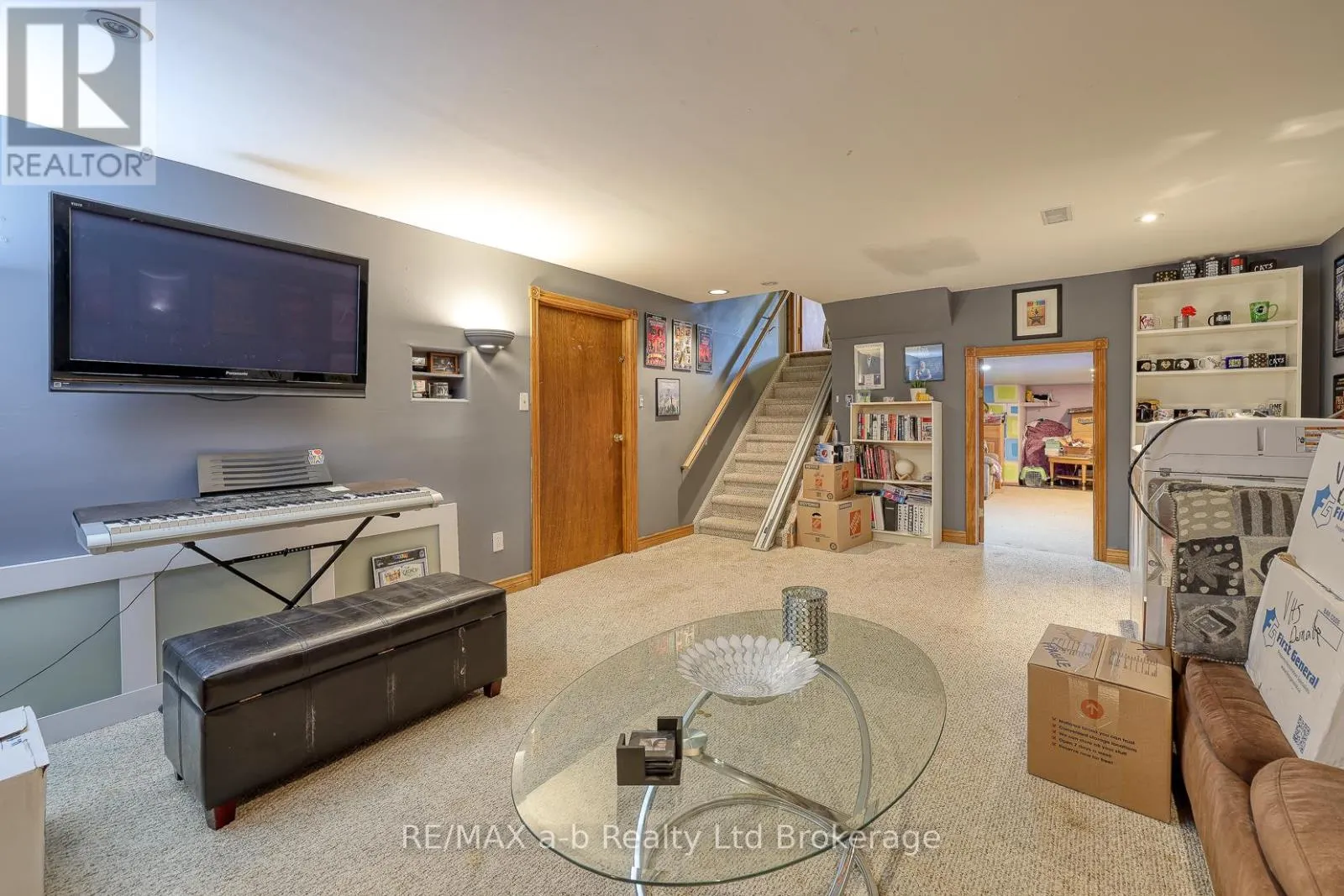 42 JOHN DAVIES DRIVE
