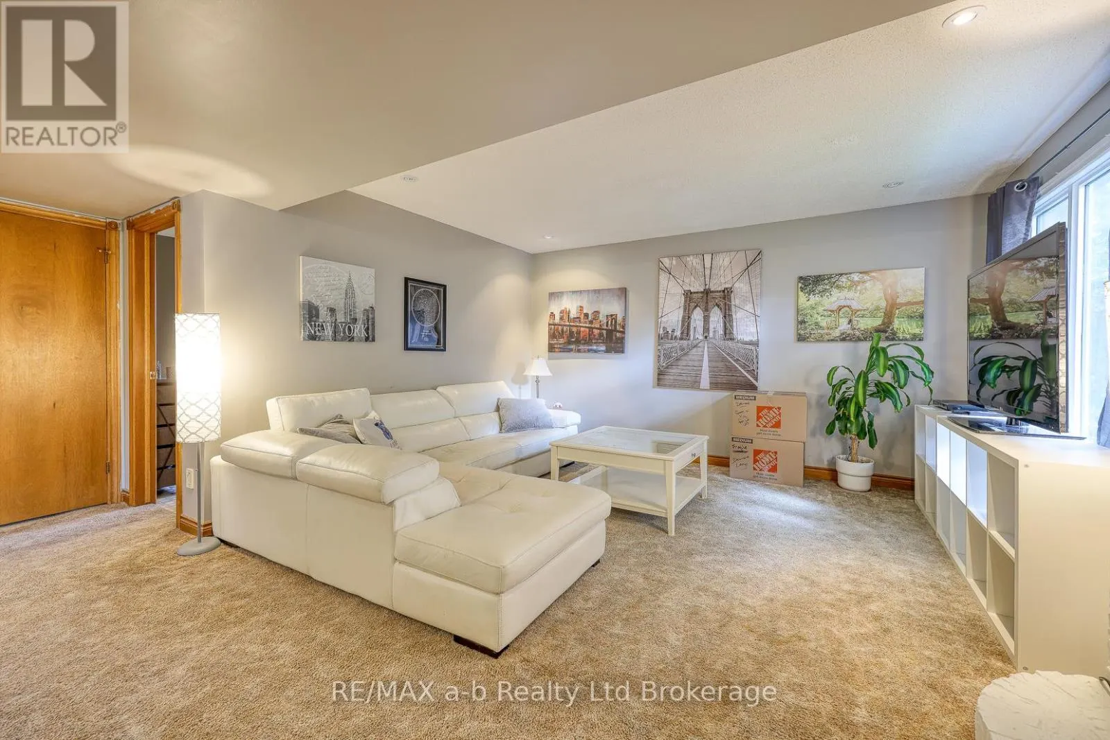 42 JOHN DAVIES DRIVE