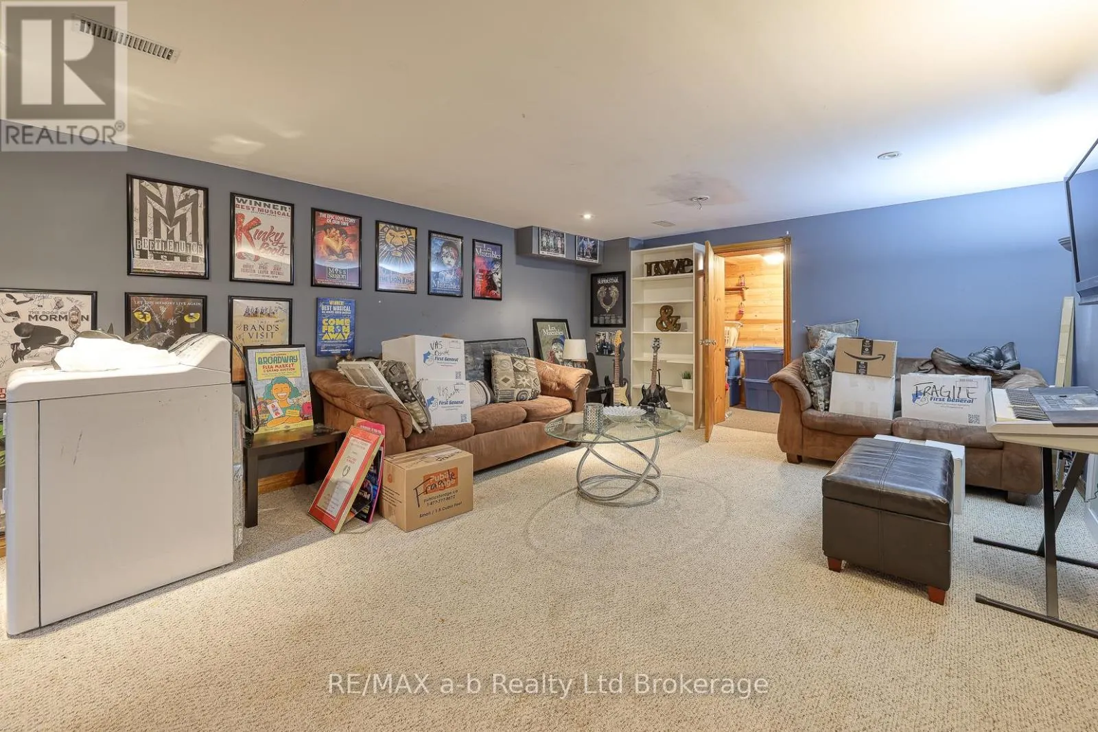 42 JOHN DAVIES DRIVE