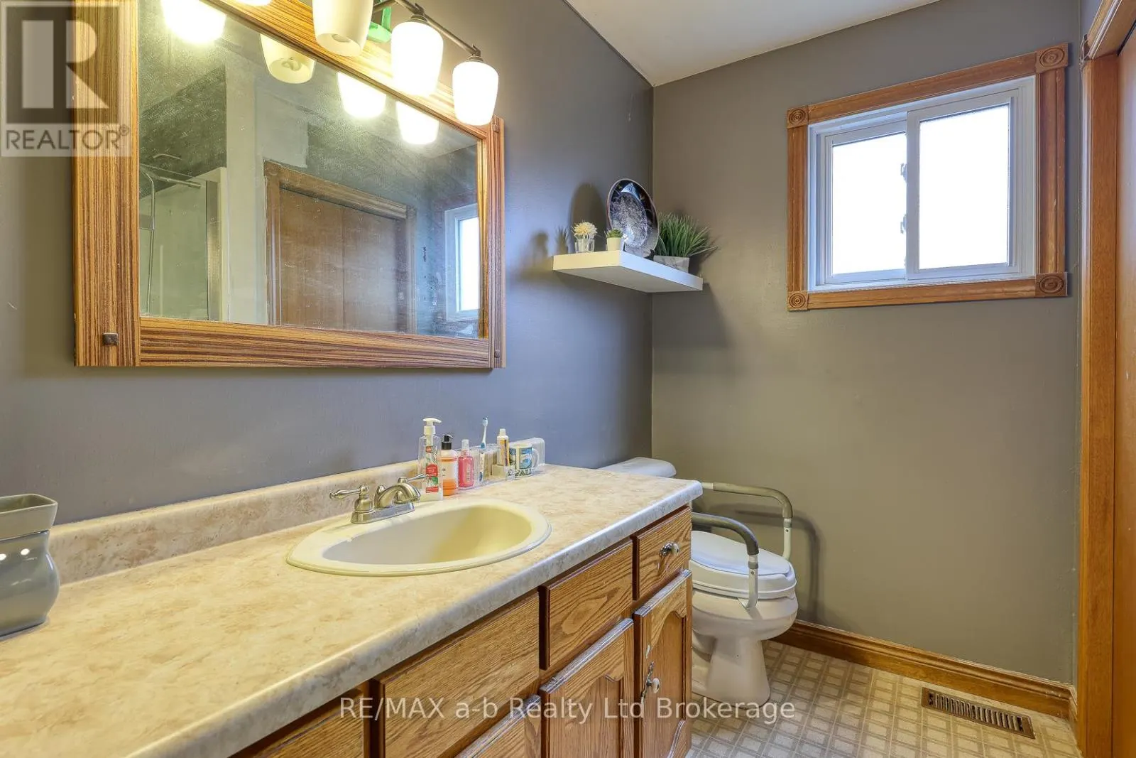 42 JOHN DAVIES DRIVE