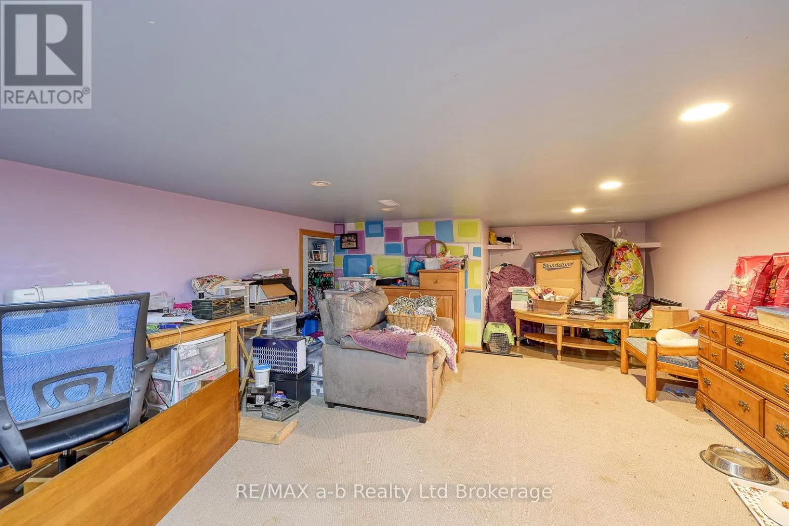 42 JOHN DAVIES DRIVE