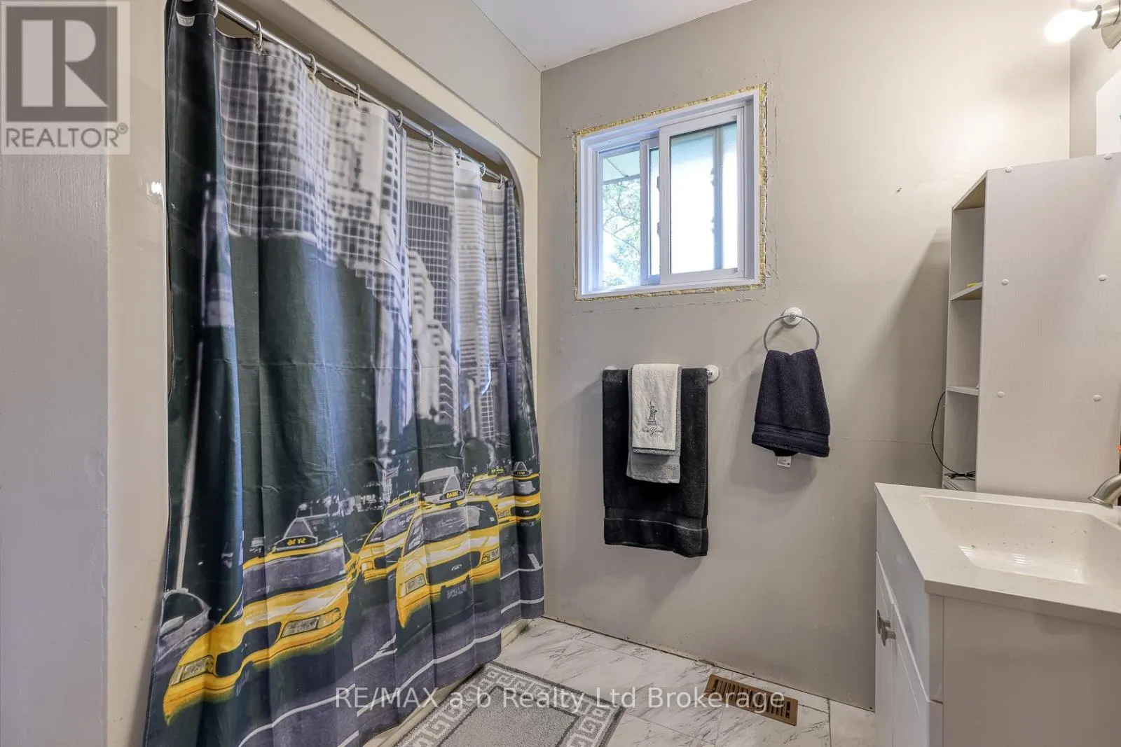 42 JOHN DAVIES DRIVE