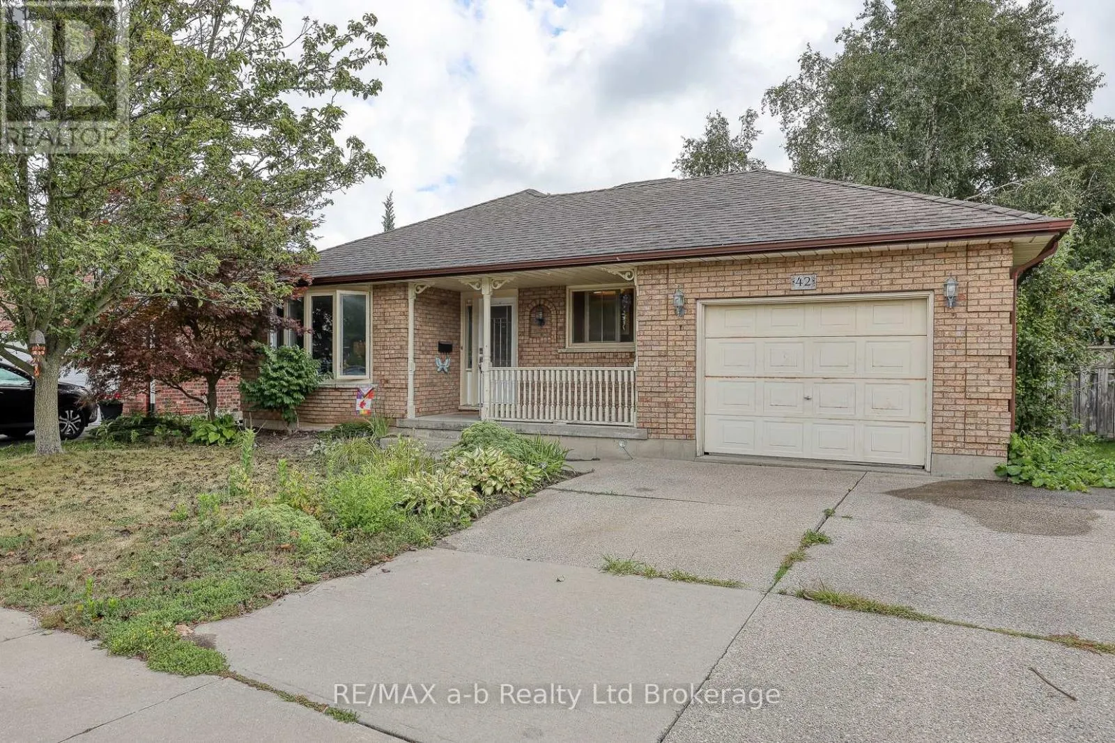 42 JOHN DAVIES DRIVE