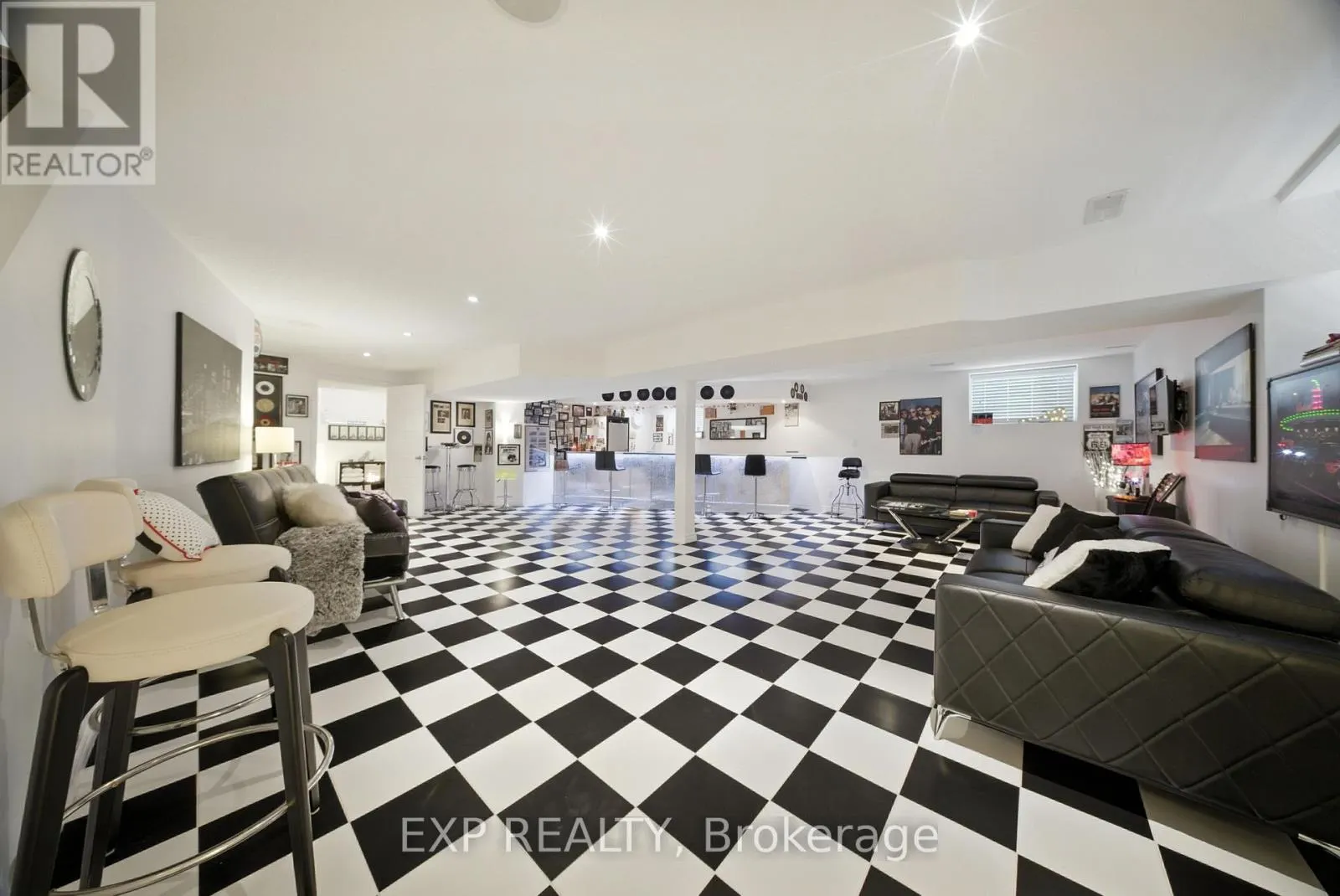 257 DONLY DRIVE S