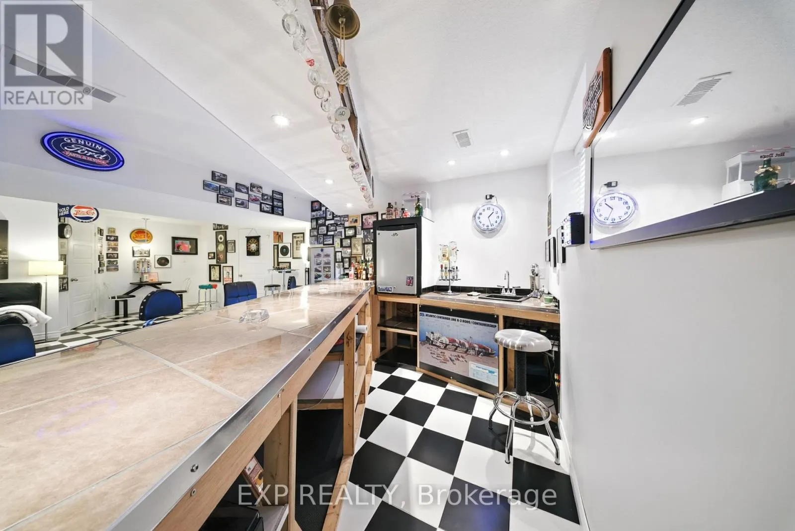 257 DONLY DRIVE S