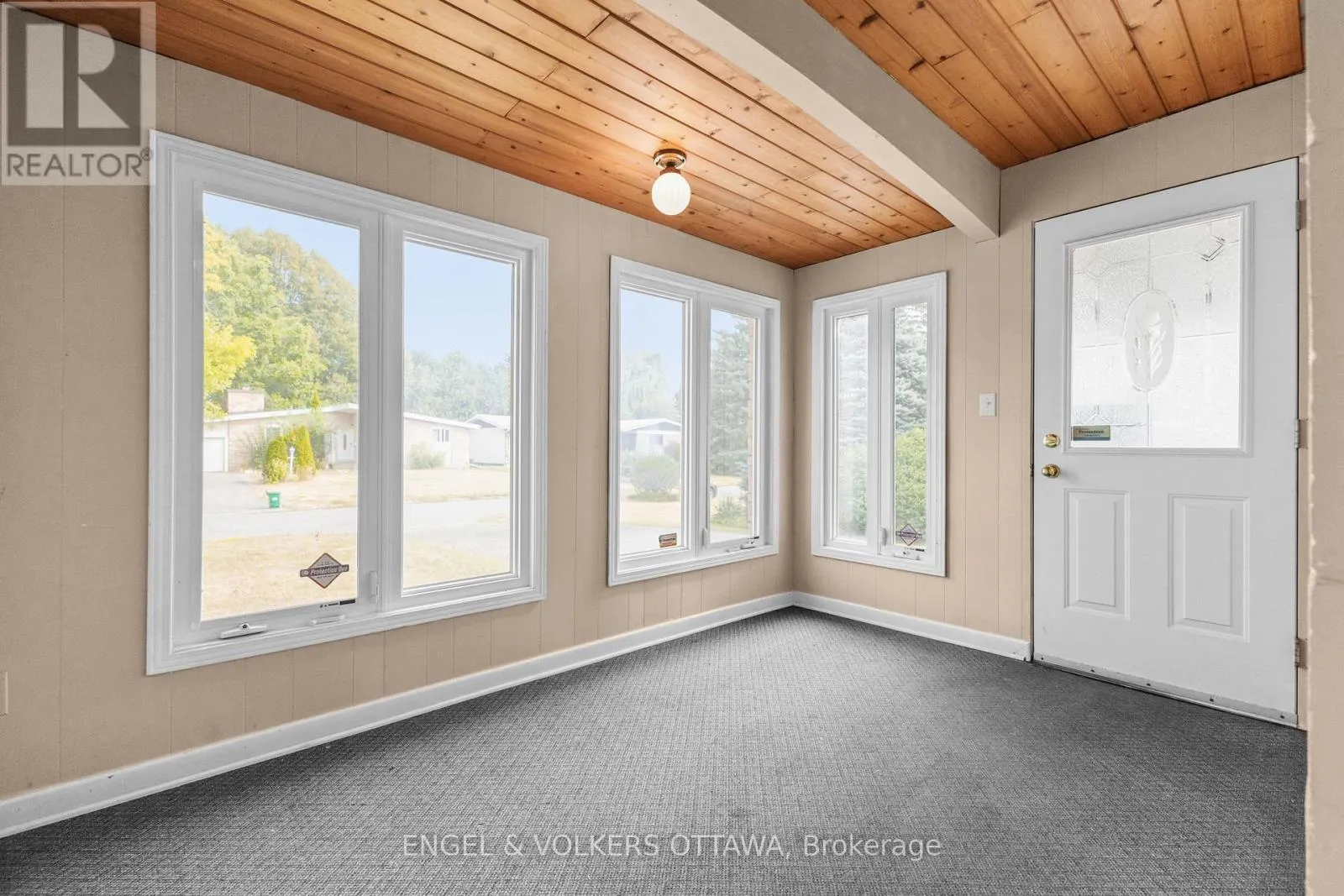 28 PARKER AVENUE