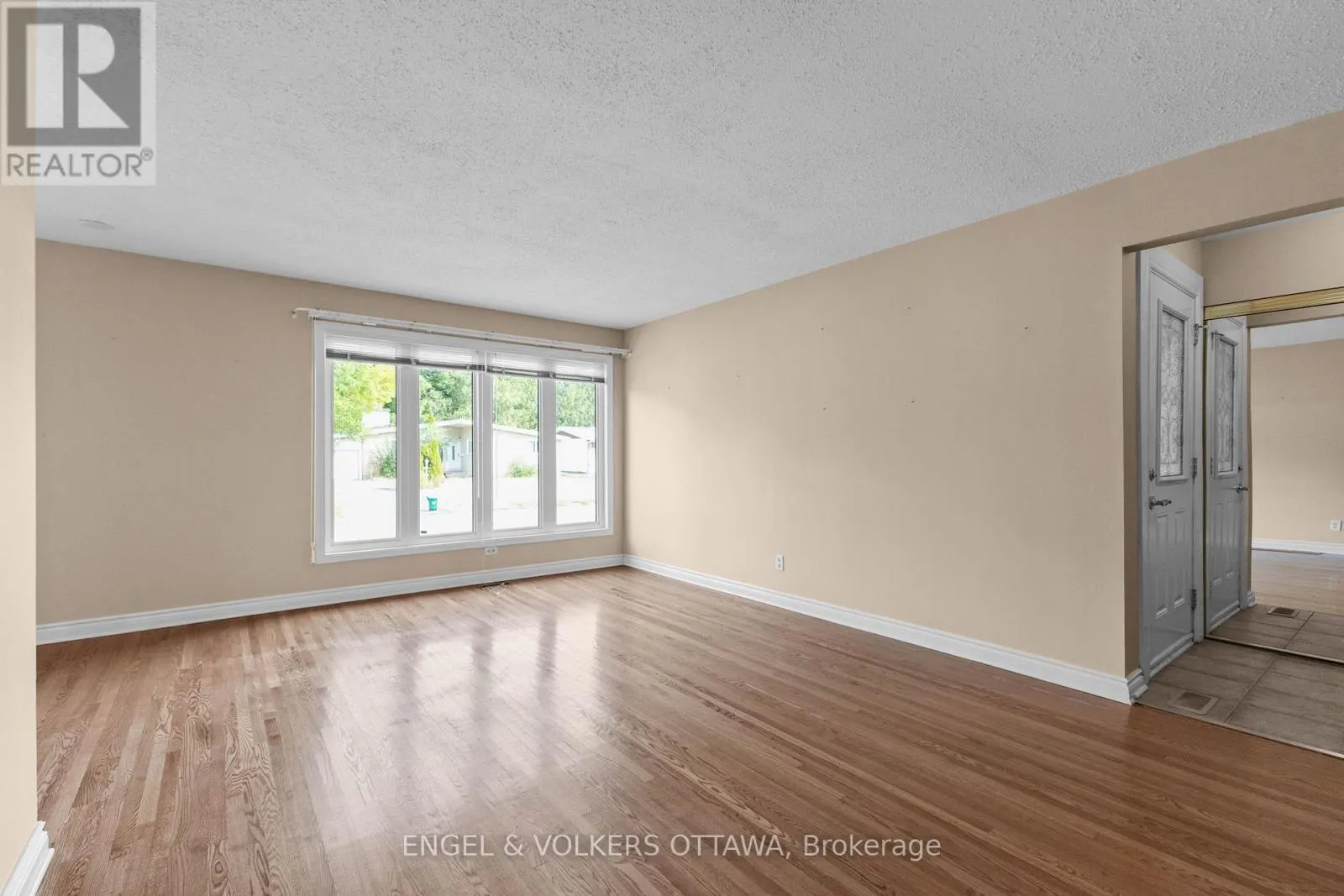 28 PARKER AVENUE