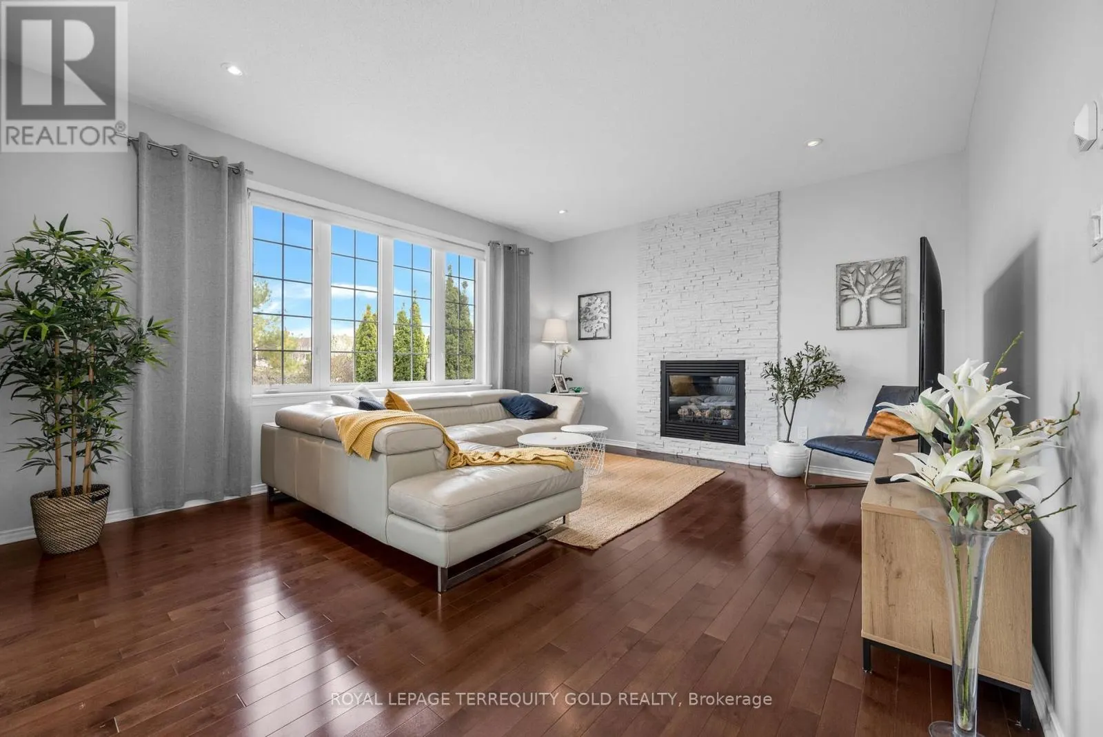 433 CALLISTO WAY