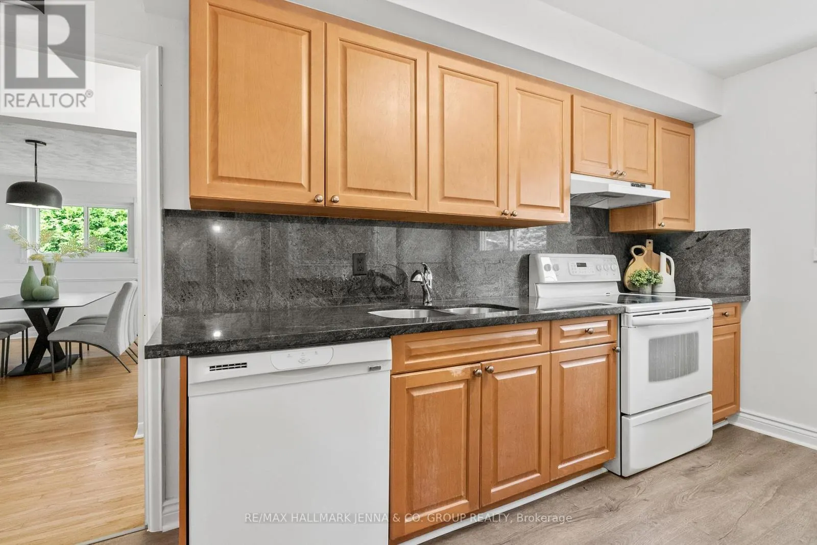 1246 COBDEN ROAD