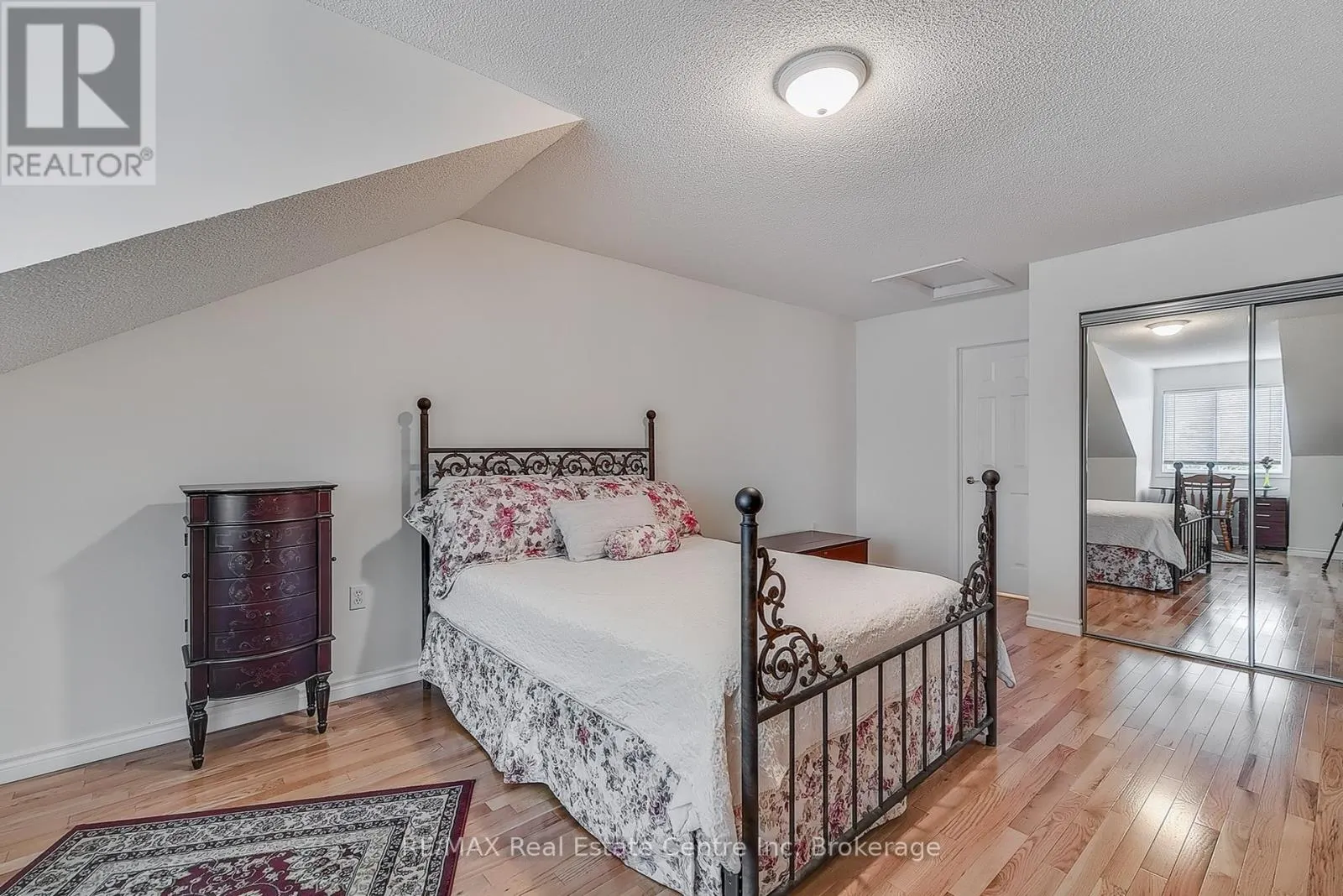 19 TERRAVIEW CRESCENT