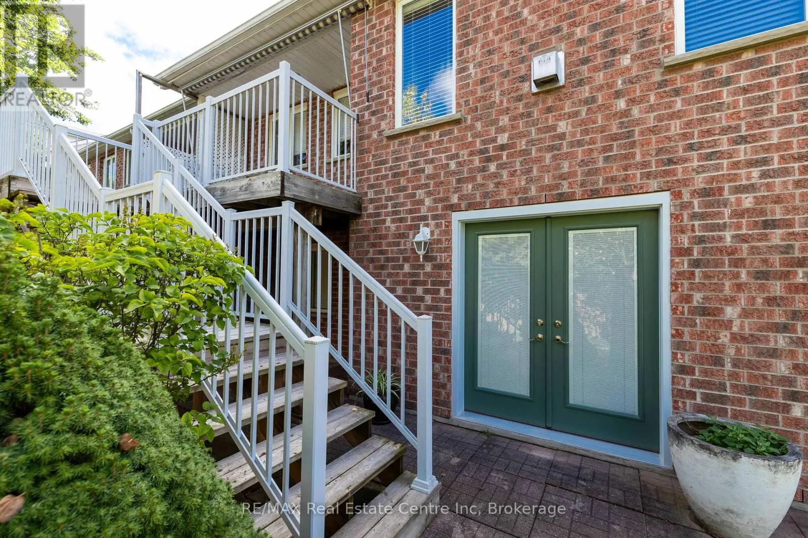 19 TERRAVIEW CRESCENT
