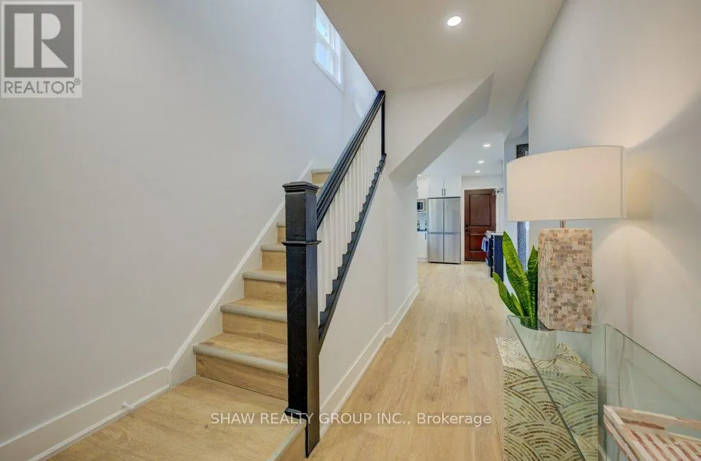 28 BARONS AVENUE S