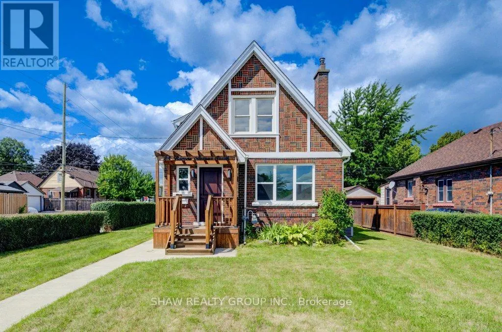 28 BARONS AVENUE S