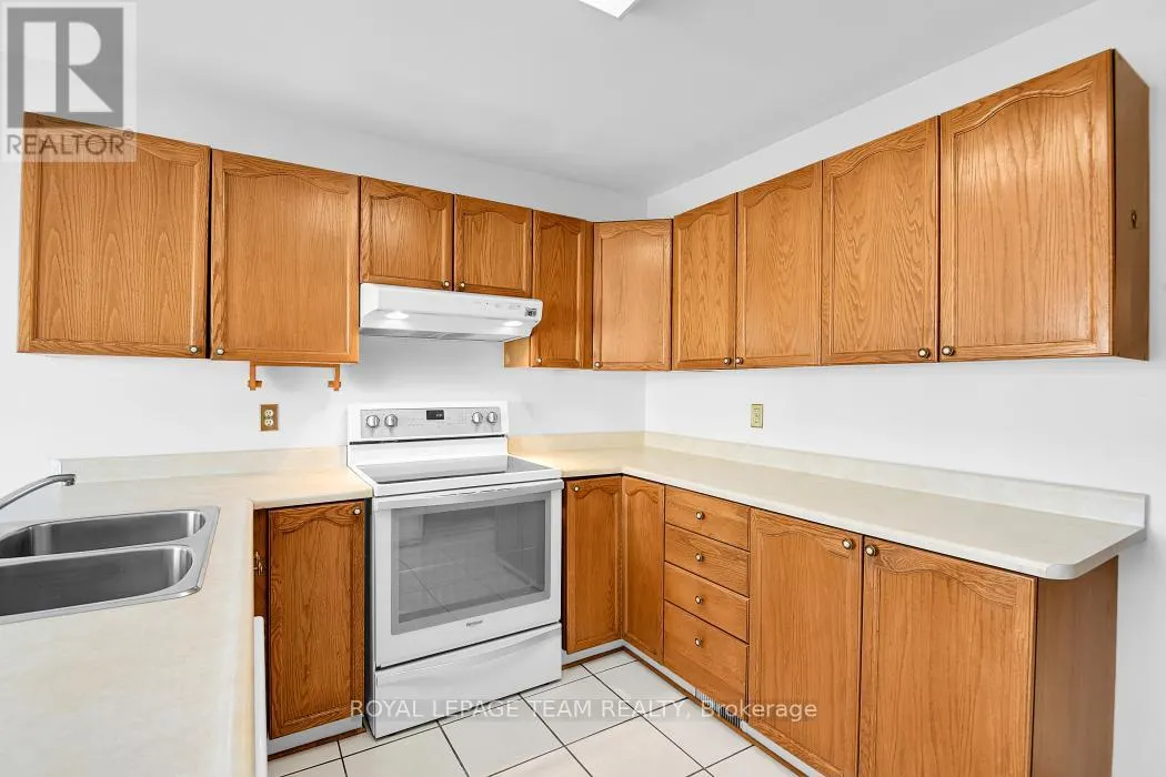 16 CHICKASAW CRESCENT