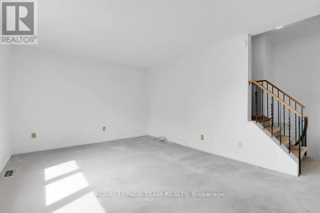 16 CHICKASAW CRESCENT