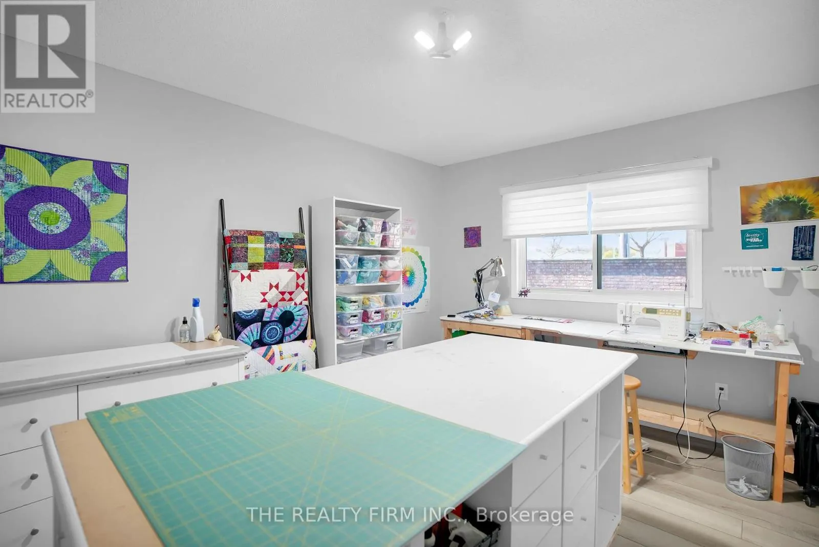 16 - 601 GRENFELL DRIVE, #16