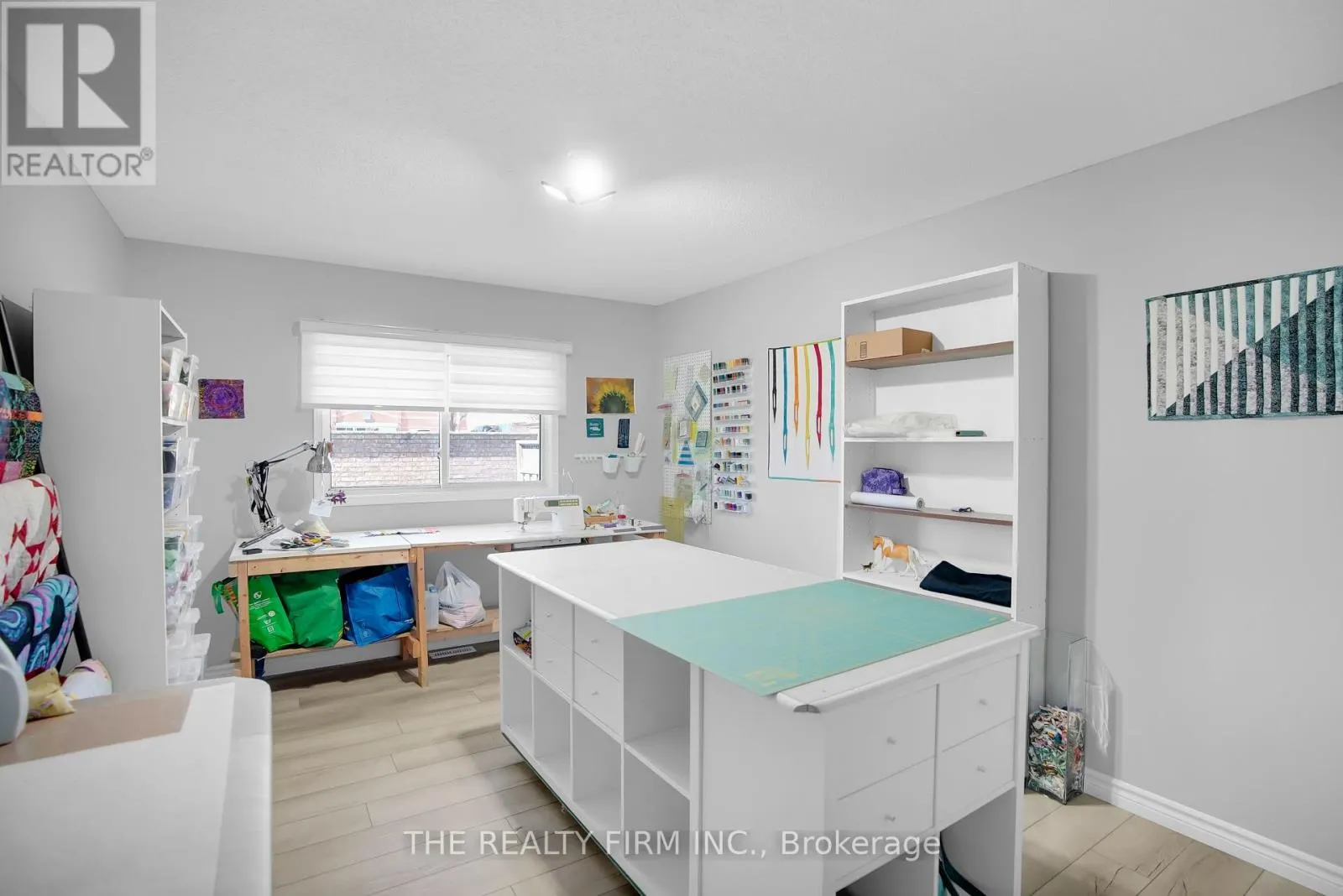 16 - 601 GRENFELL DRIVE, #16