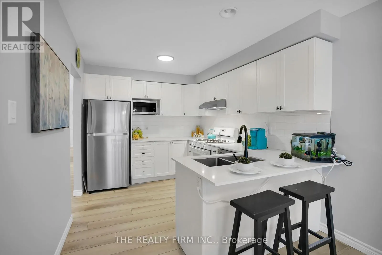16 - 601 GRENFELL DRIVE, #16