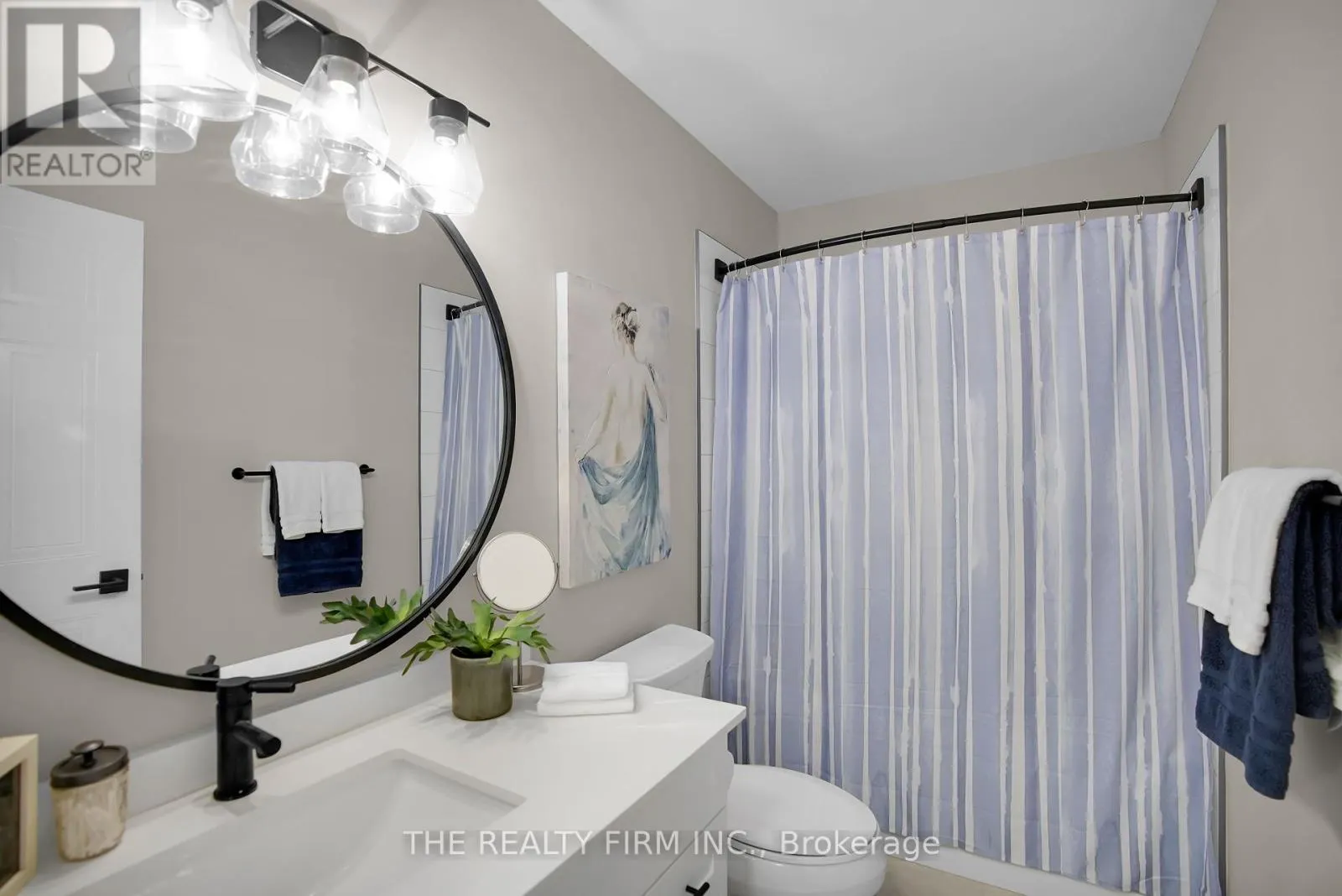 16 - 601 GRENFELL DRIVE, #16