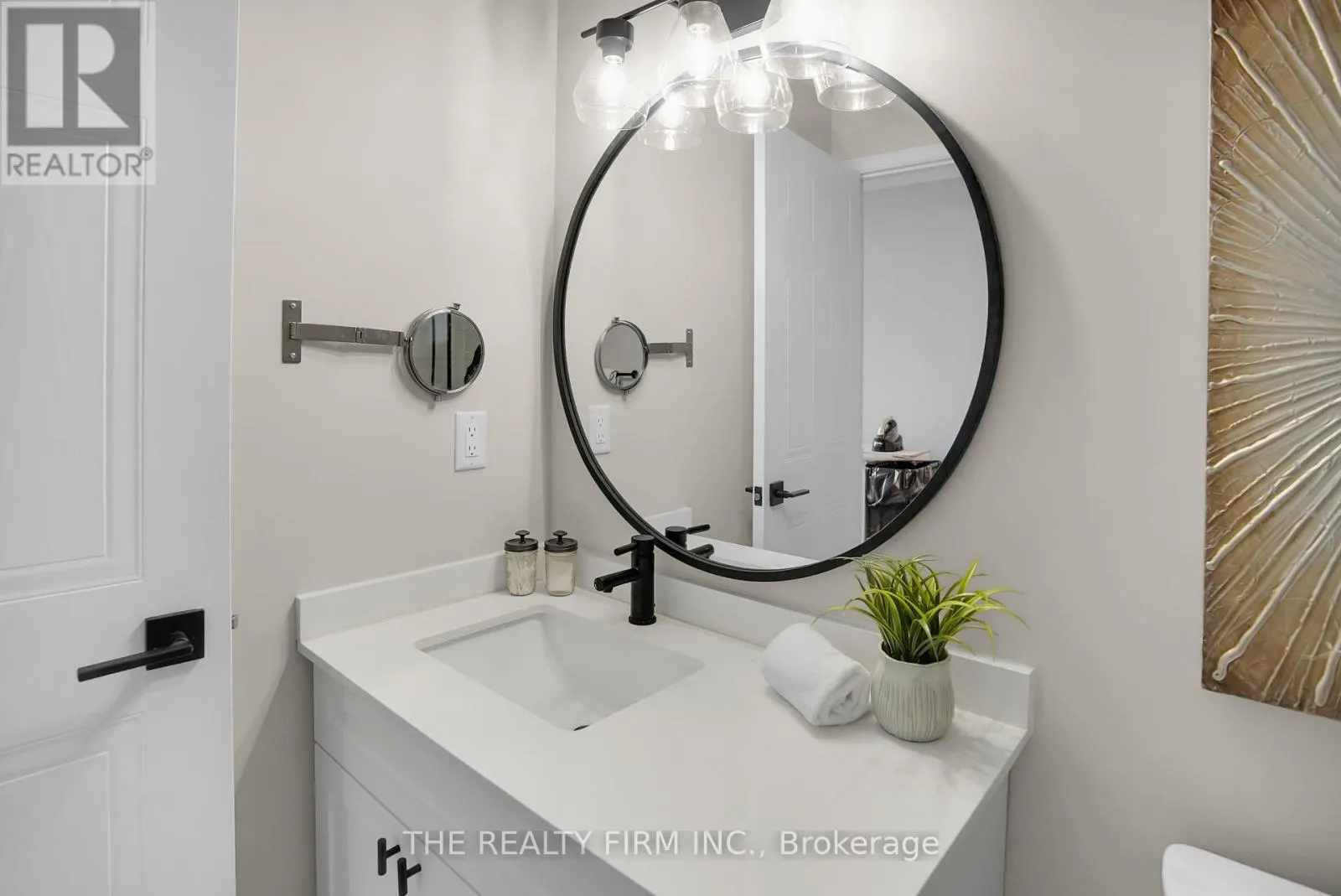 16 - 601 GRENFELL DRIVE, #16