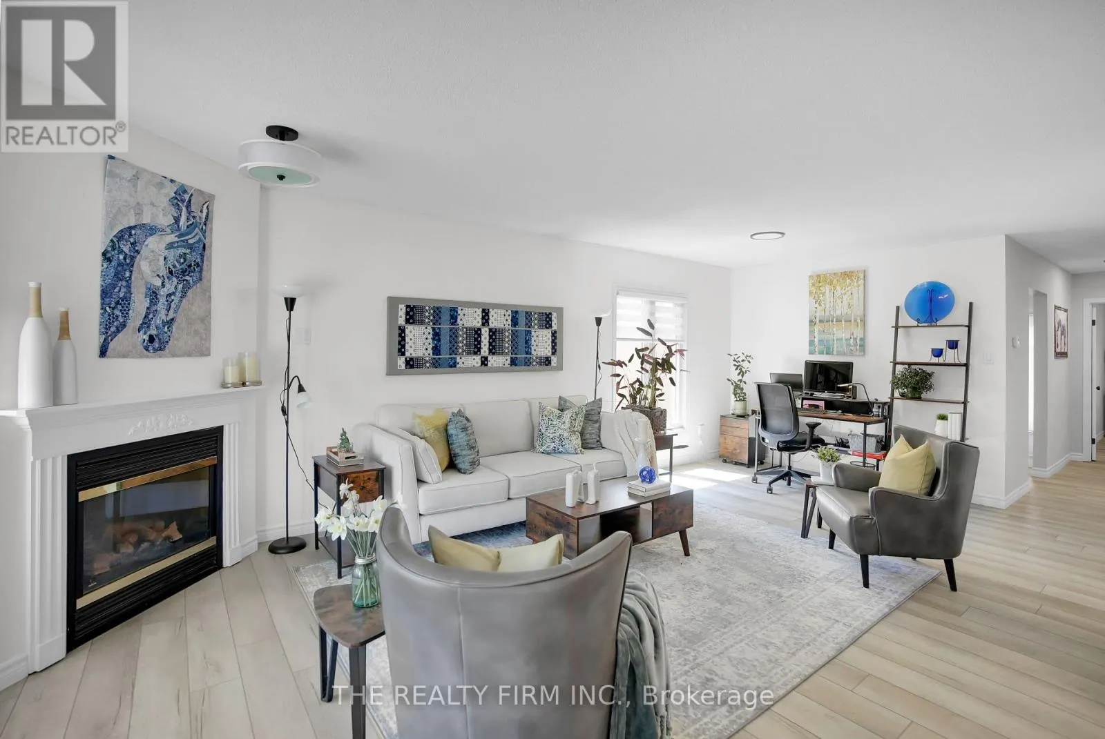 16 - 601 GRENFELL DRIVE, #16