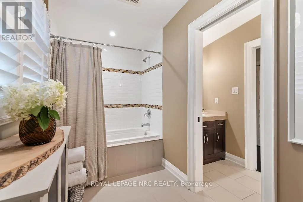 14 WOODINGTON CRESCENT