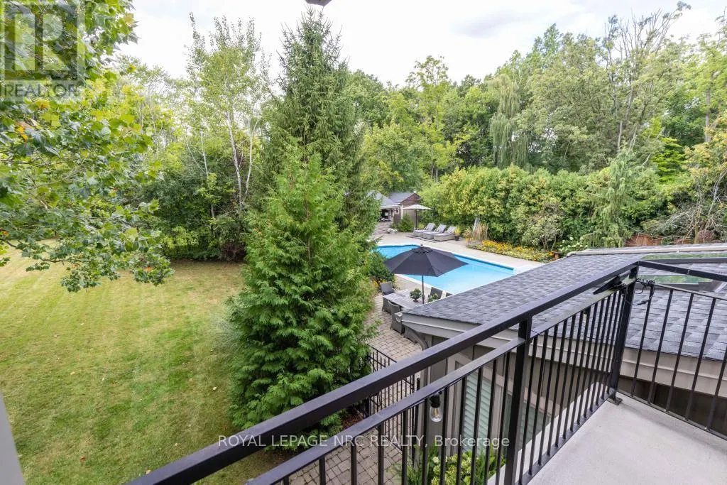 14 WOODINGTON CRESCENT