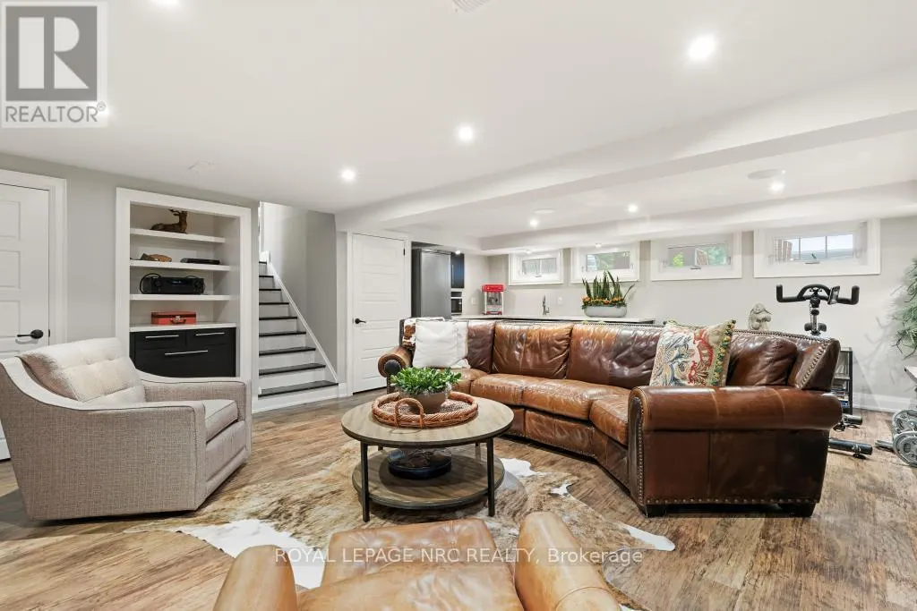 14 WOODINGTON CRESCENT