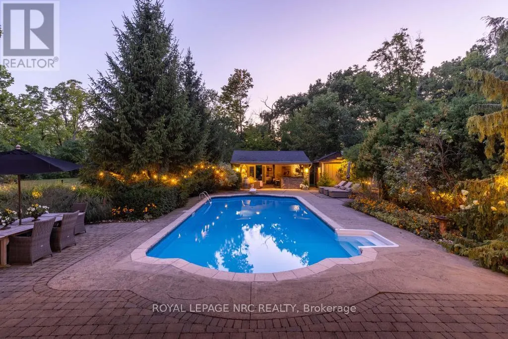 14 WOODINGTON CRESCENT