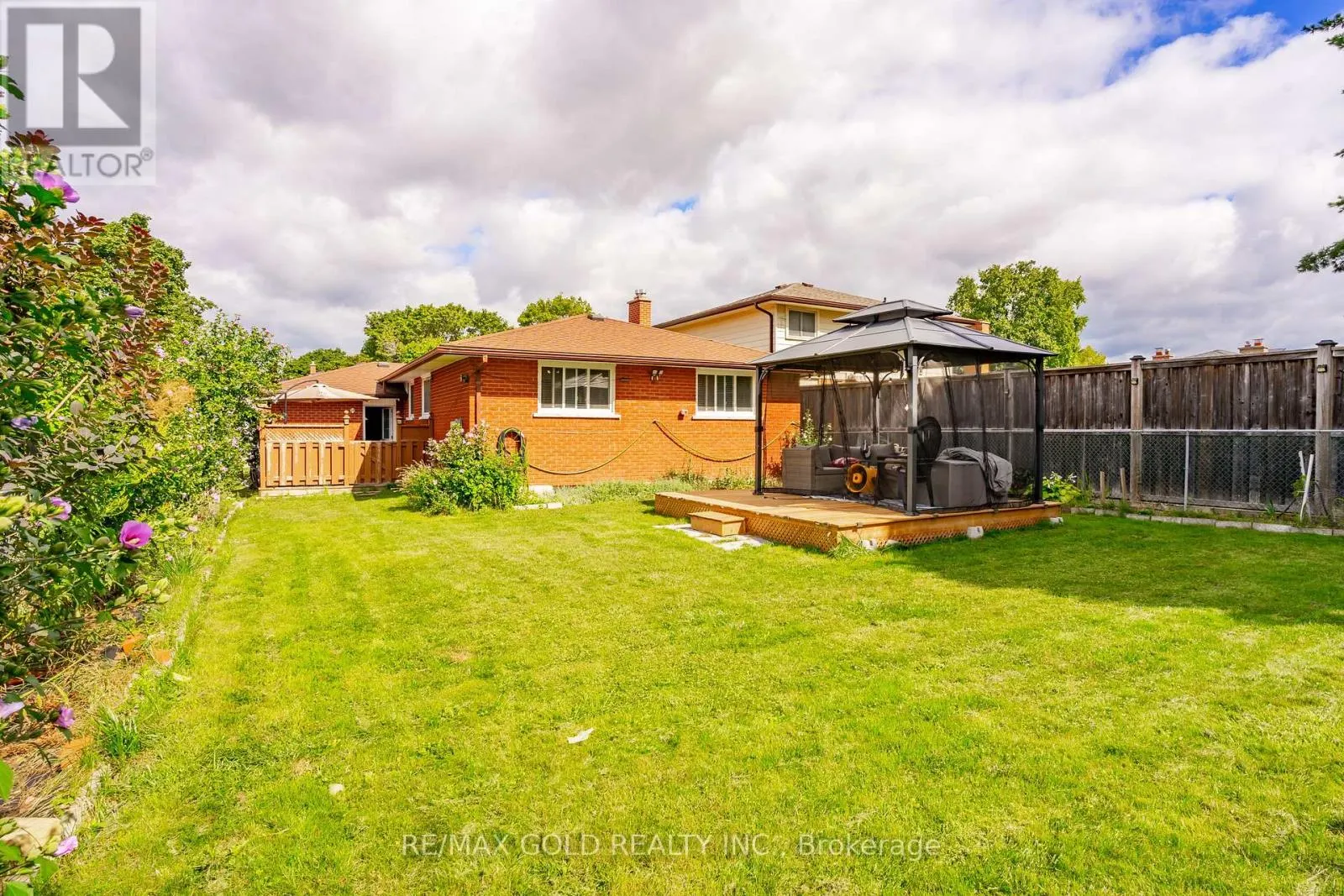 55 RAMBLEWOOD WAY